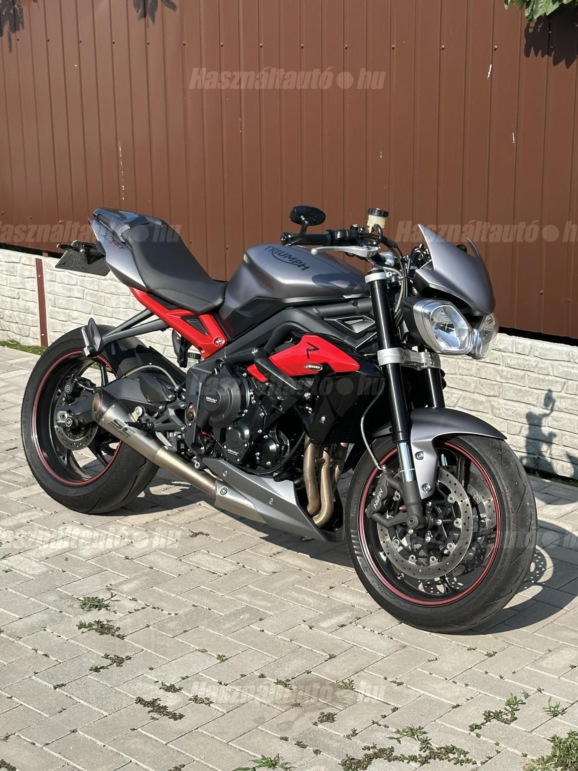 TRIUMPH STREET TRIPLE 675 R 2015 - 1