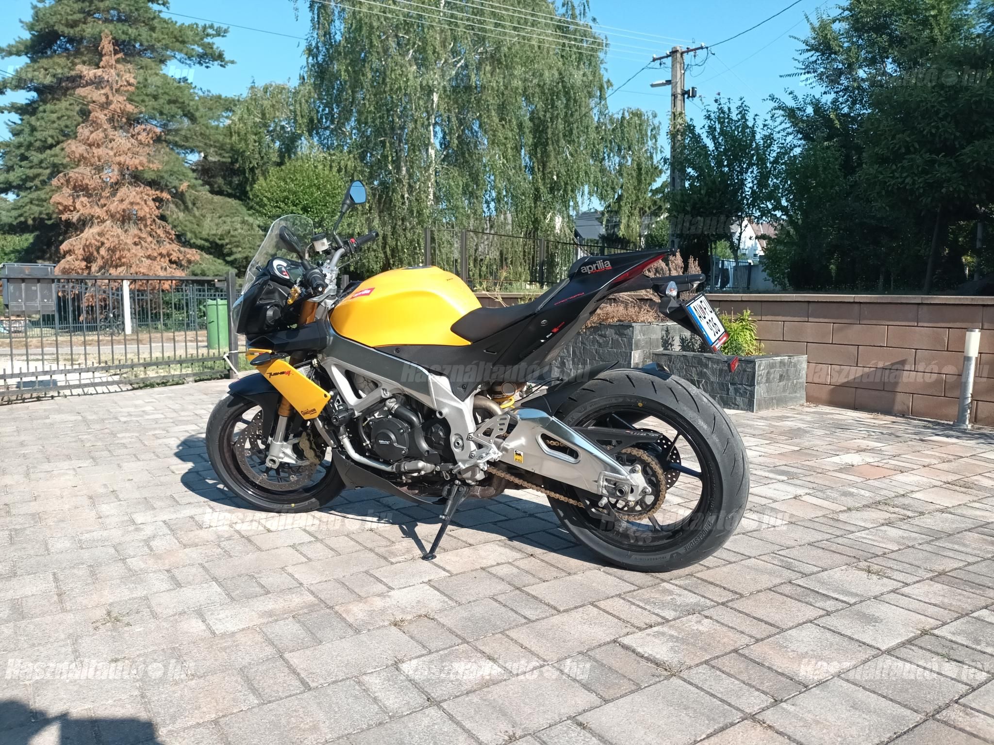 APRILIA TUONO V4 2012/3 - 1