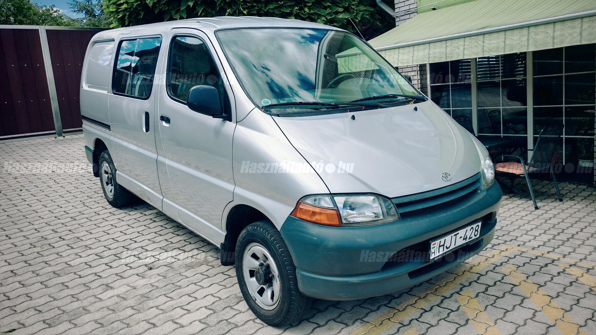 TOYOTA HIACE 2000/11 - 1