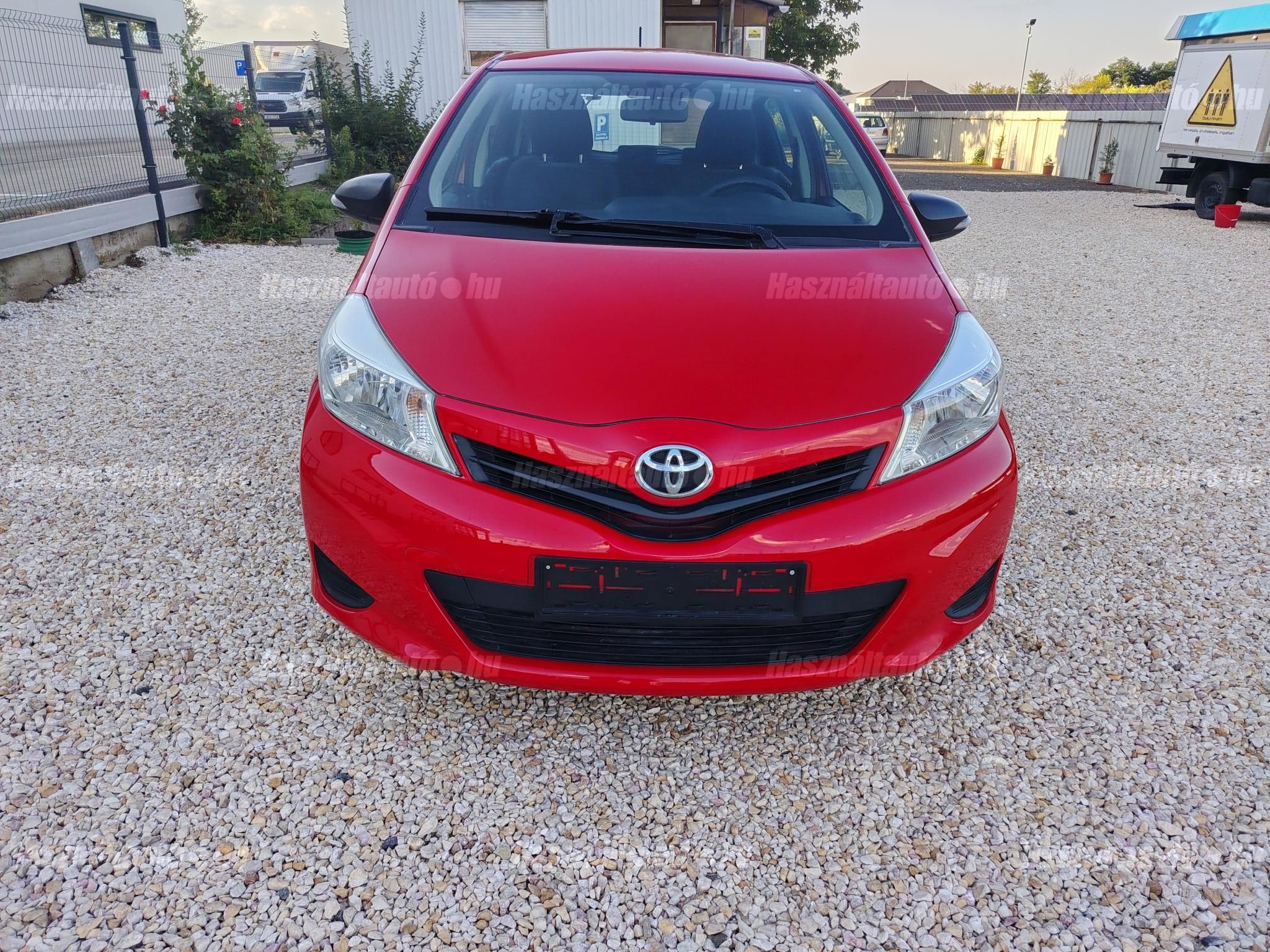 TOYOTA YARIS 2012/9 - 1