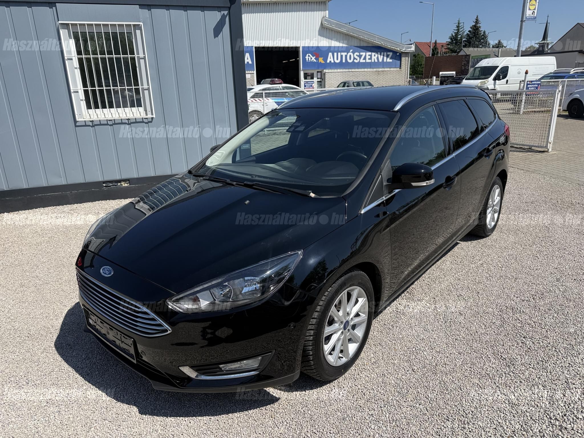 FORD FOCUS 2015/12 - 1