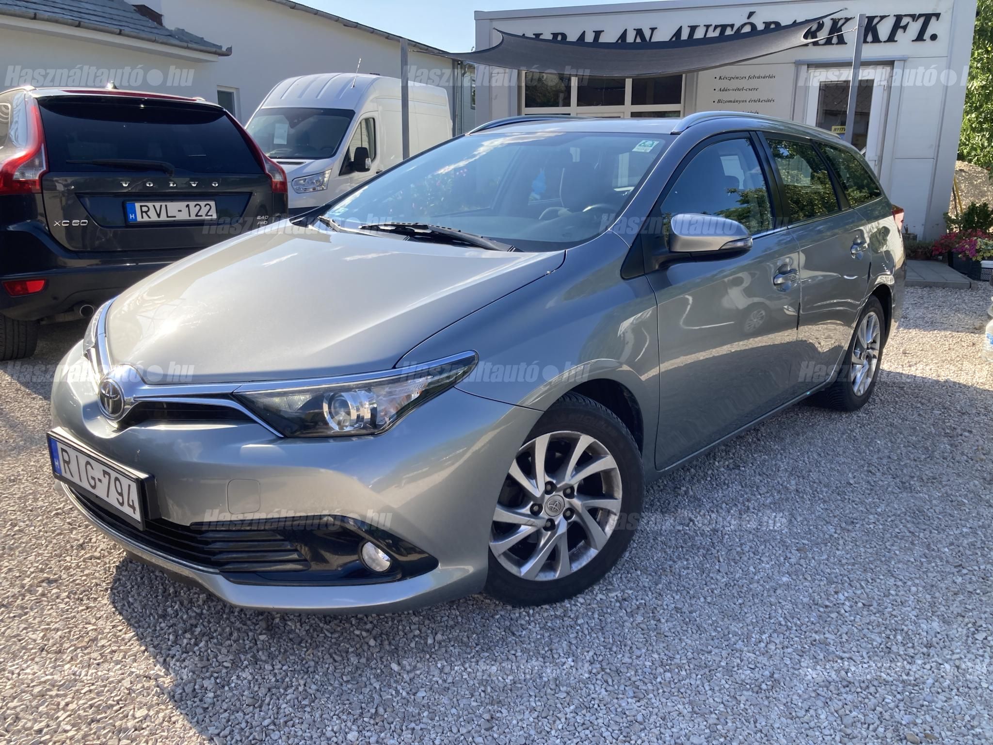 TOYOTA AURIS 2015/12 - 1