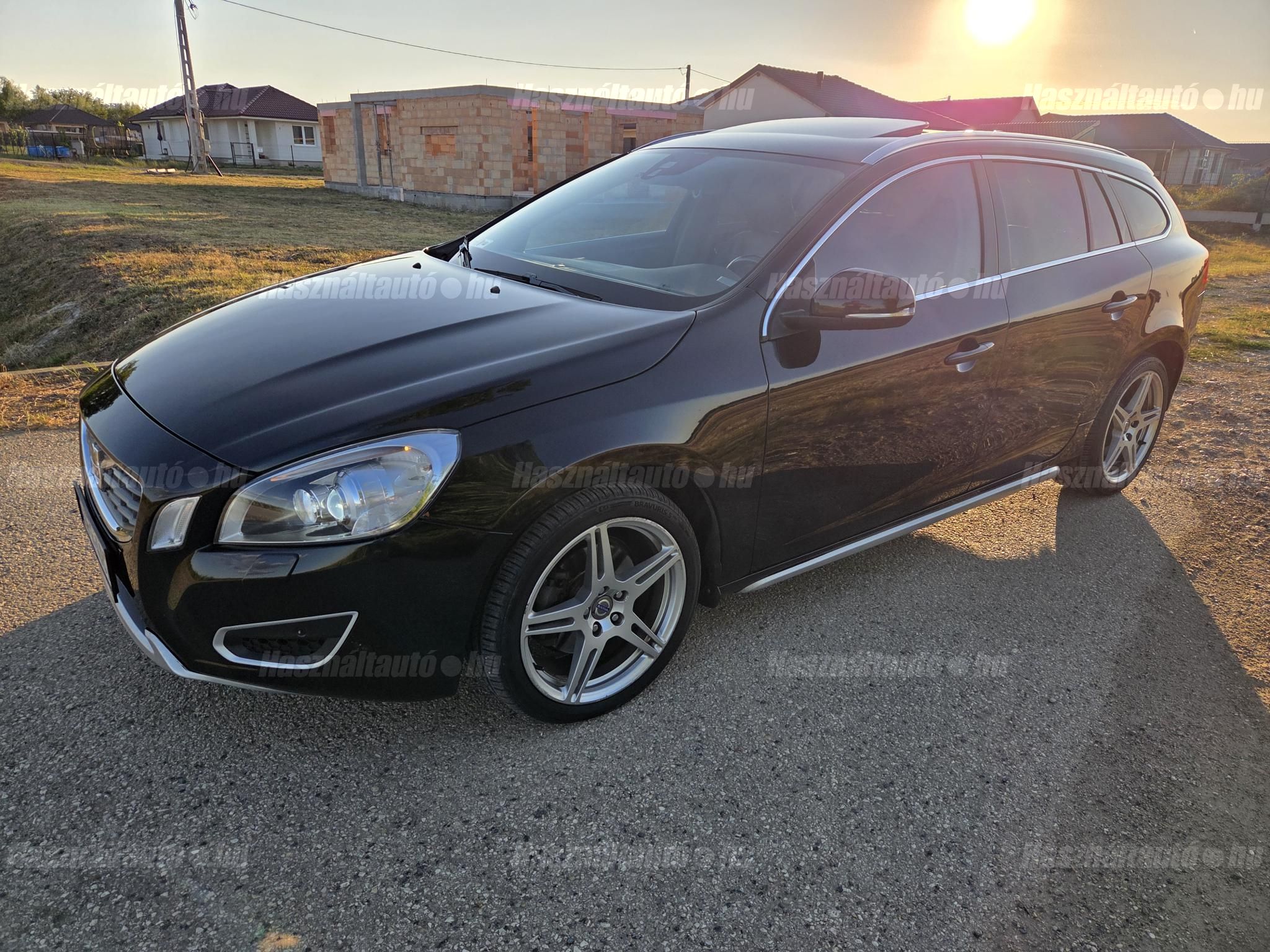 VOLVO V60 2013/3 - 1