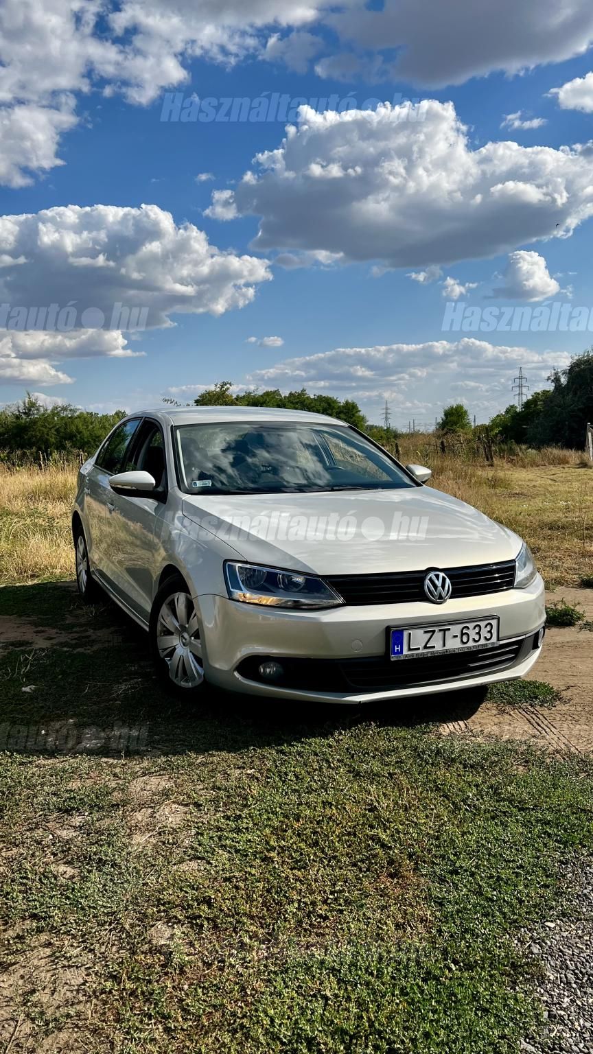 VOLKSWAGEN JETTA VI 2012/1 - 1