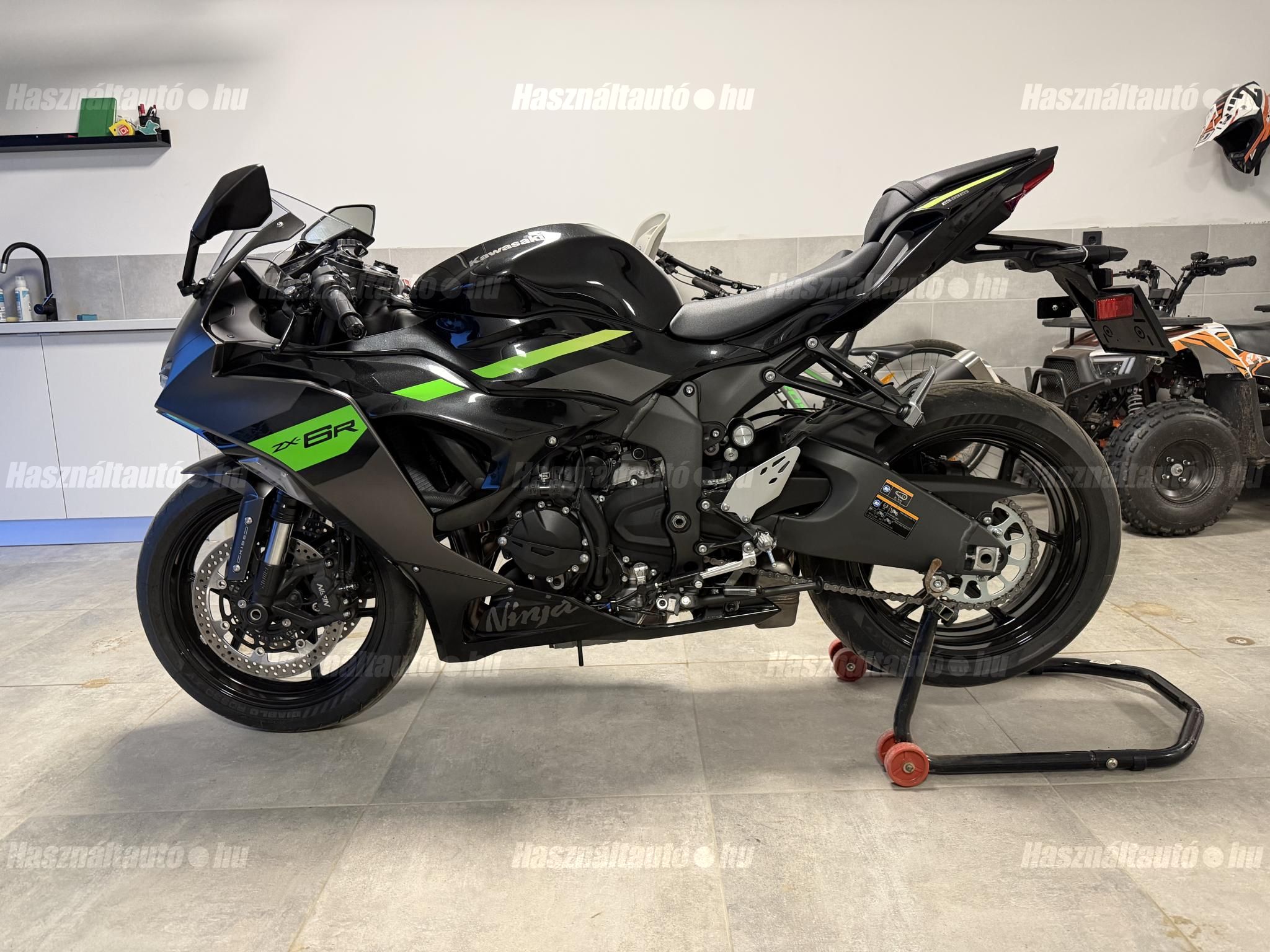 KAWASAKI ZX-6R (NINJA) 2025/10 - 1