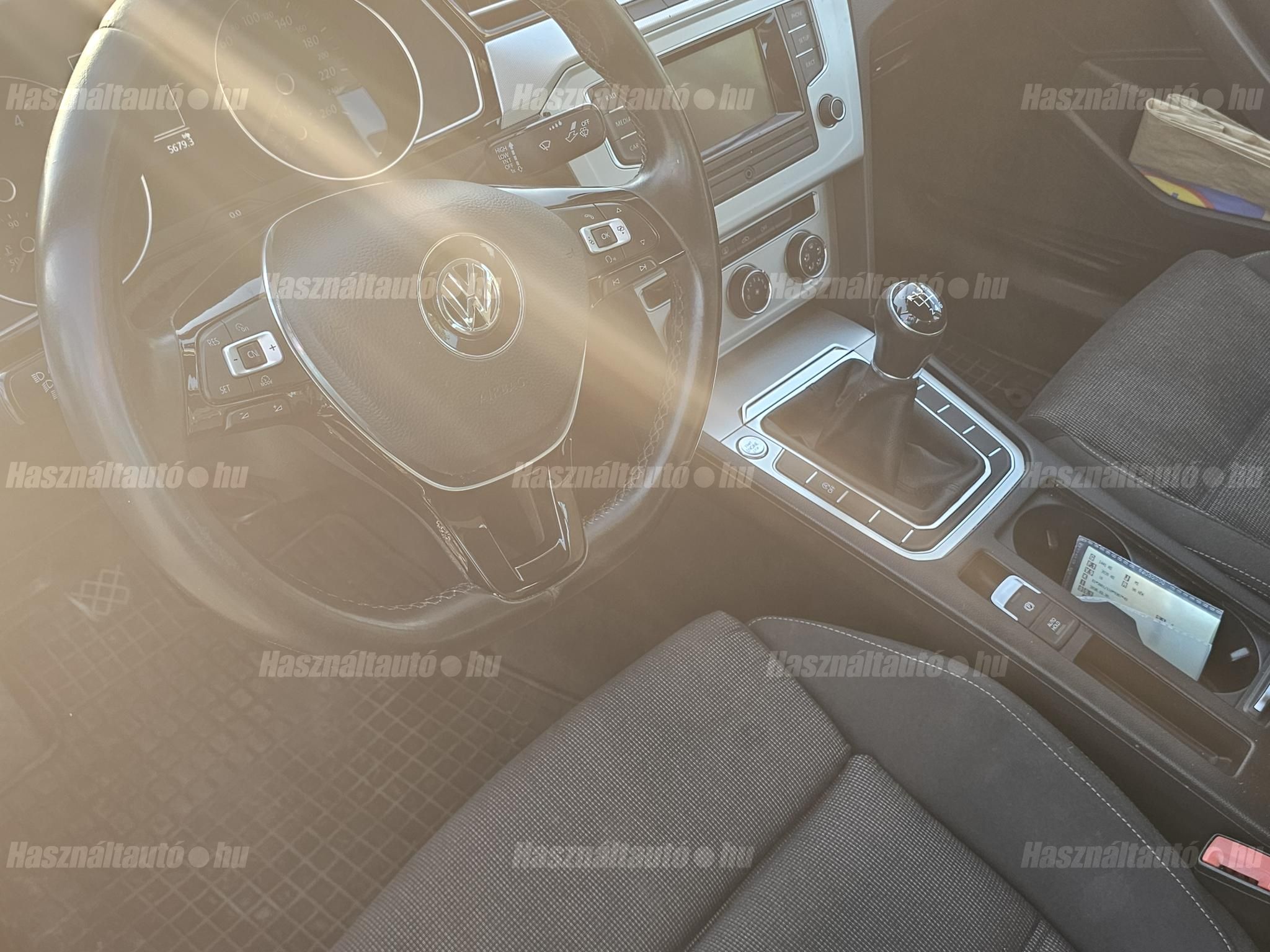 VOLKSWAGEN PASSAT VIII 2016/2 - 1