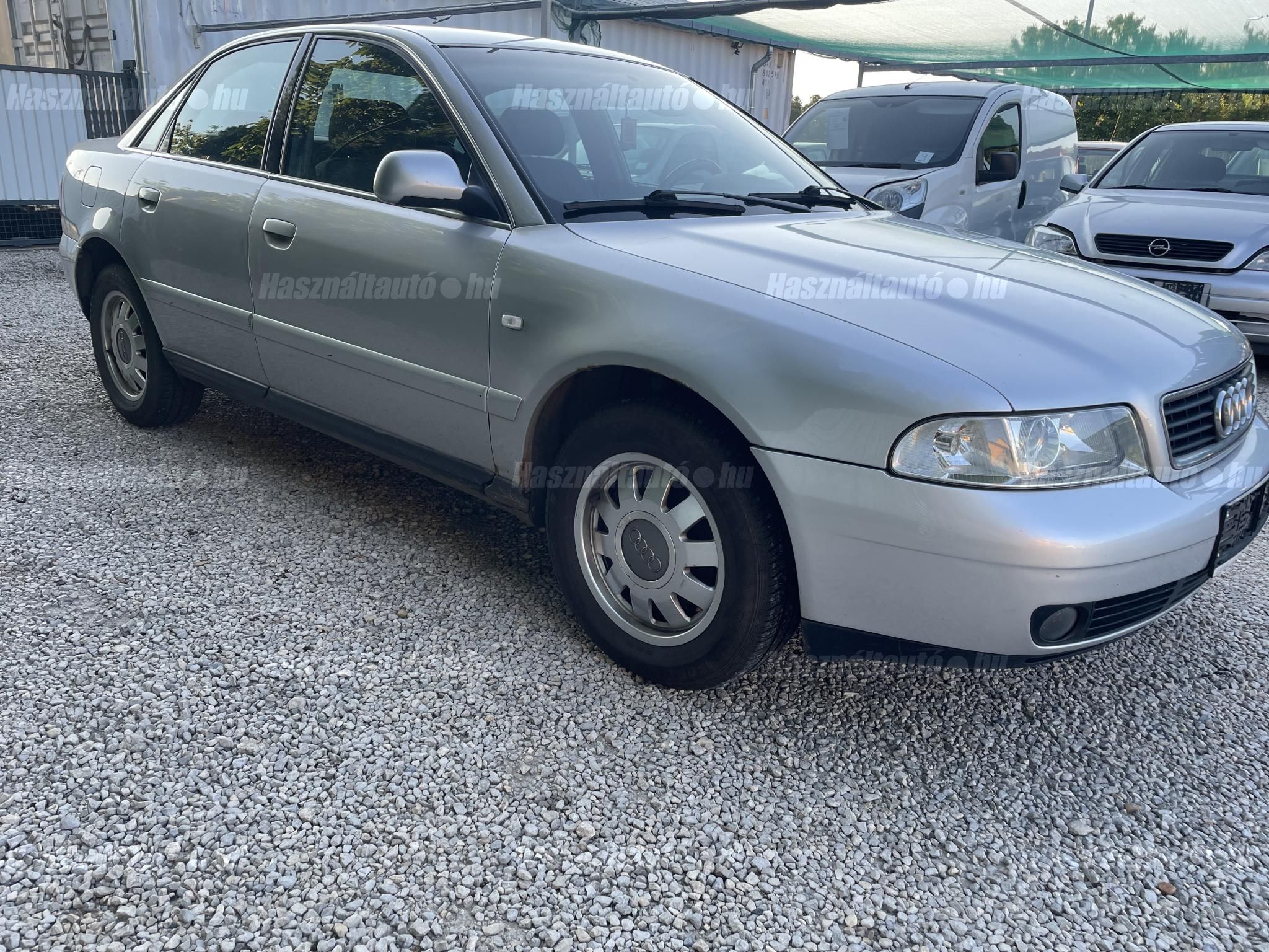 AUDI A4 2000 - 1