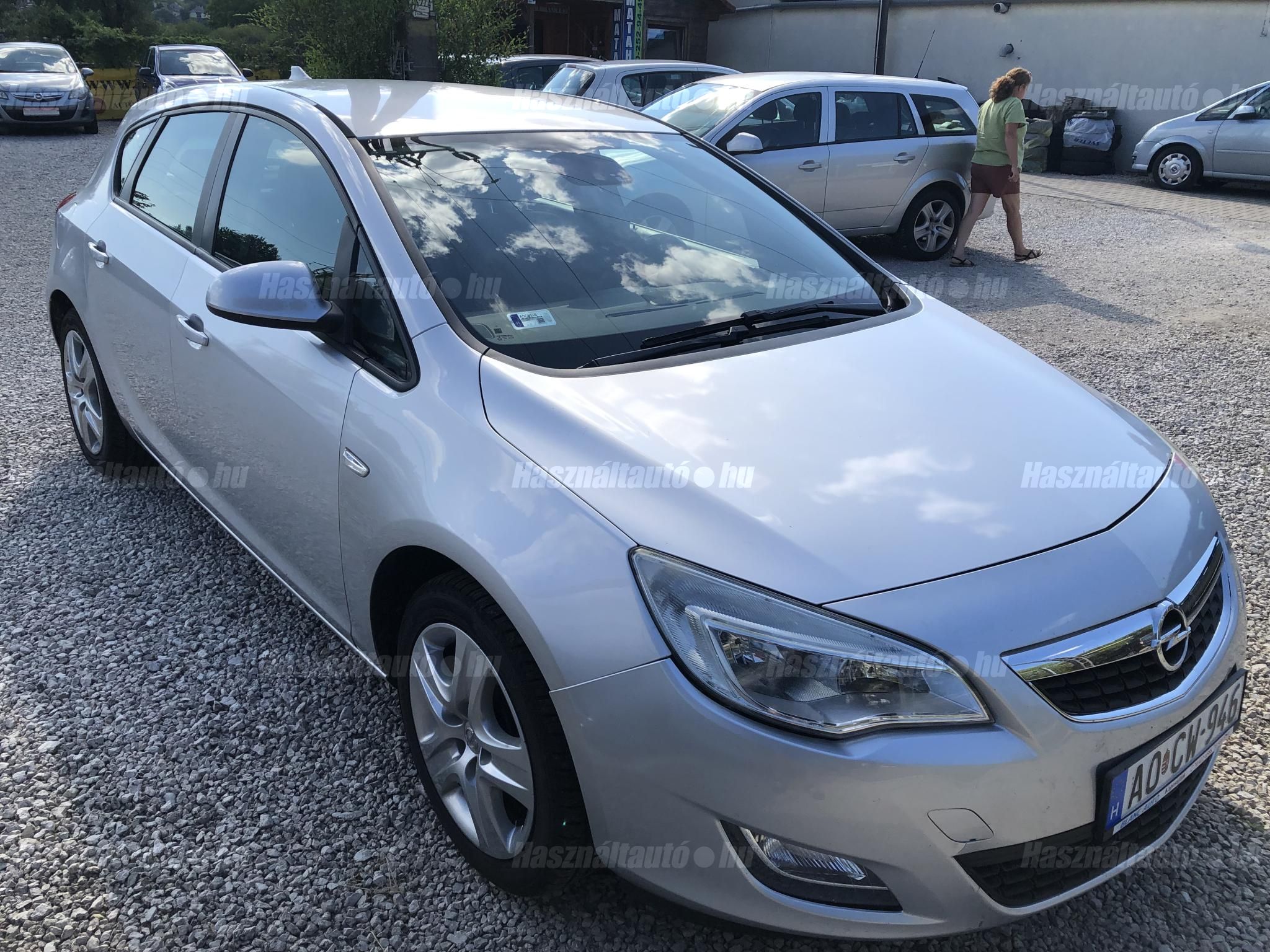 OPEL ASTRA J 2011/2 - 1