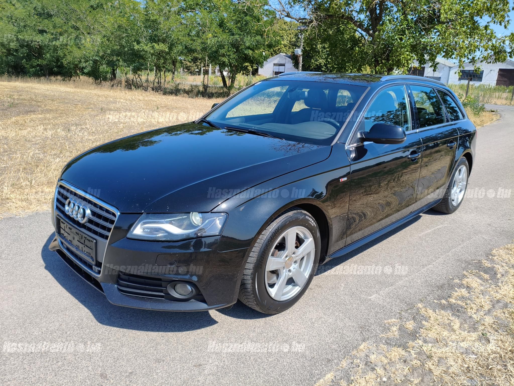 AUDI A4 2010 - 1