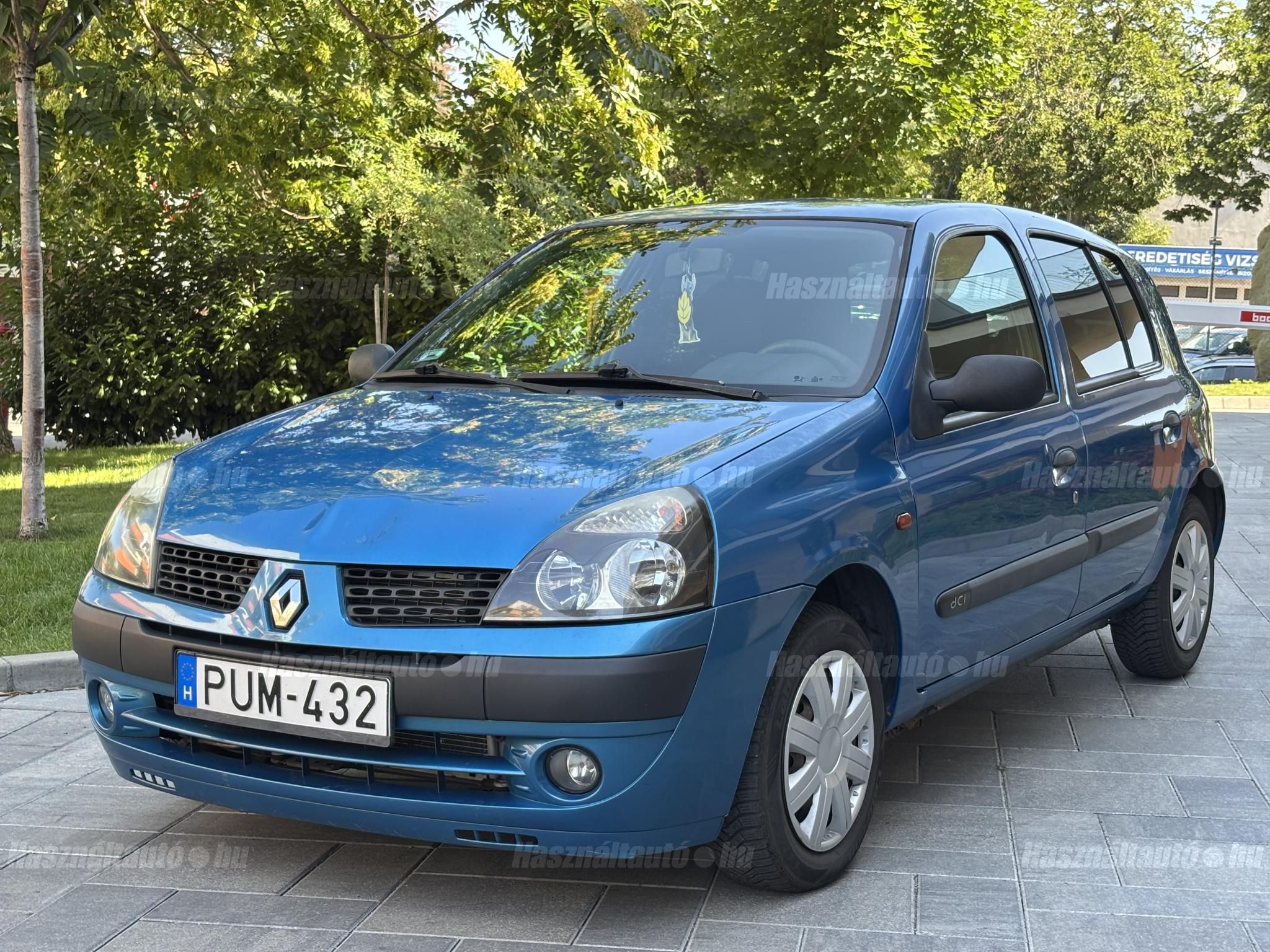 RENAULT CLIO 2004 - 1