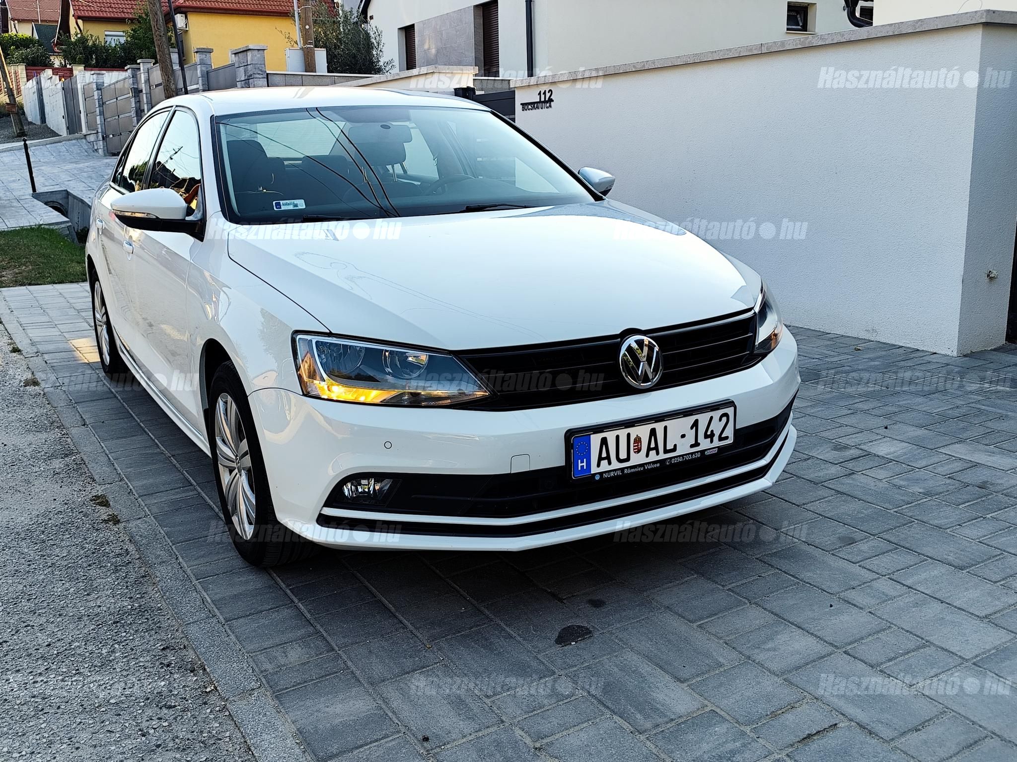 VOLKSWAGEN JETTA VI 2017/10 - 1