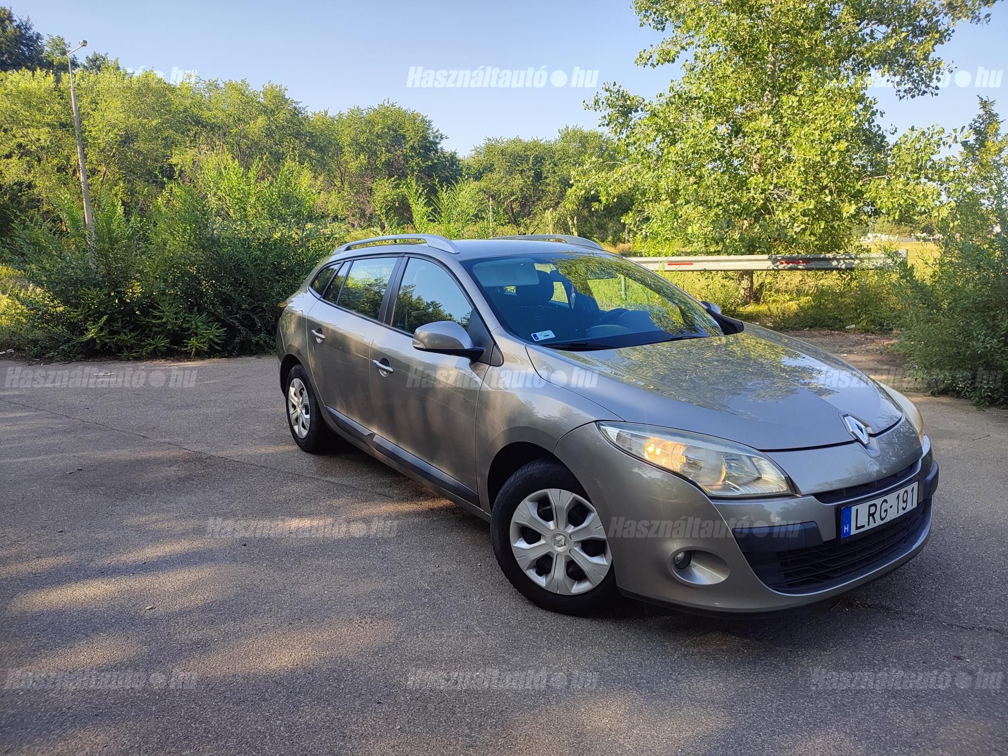 RENAULT MEGANE 2010/9 - 1