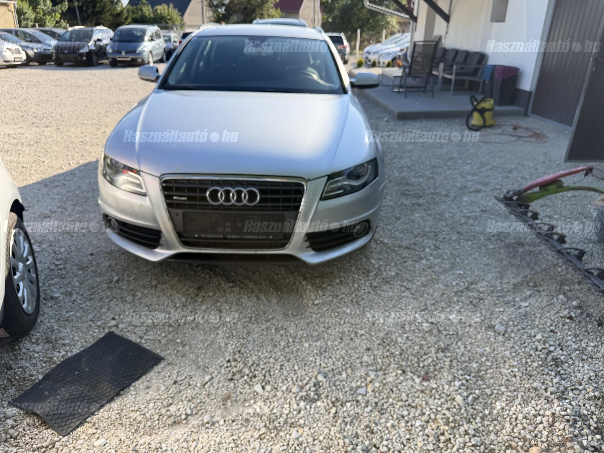 AUDI A4 2011/8 - 1