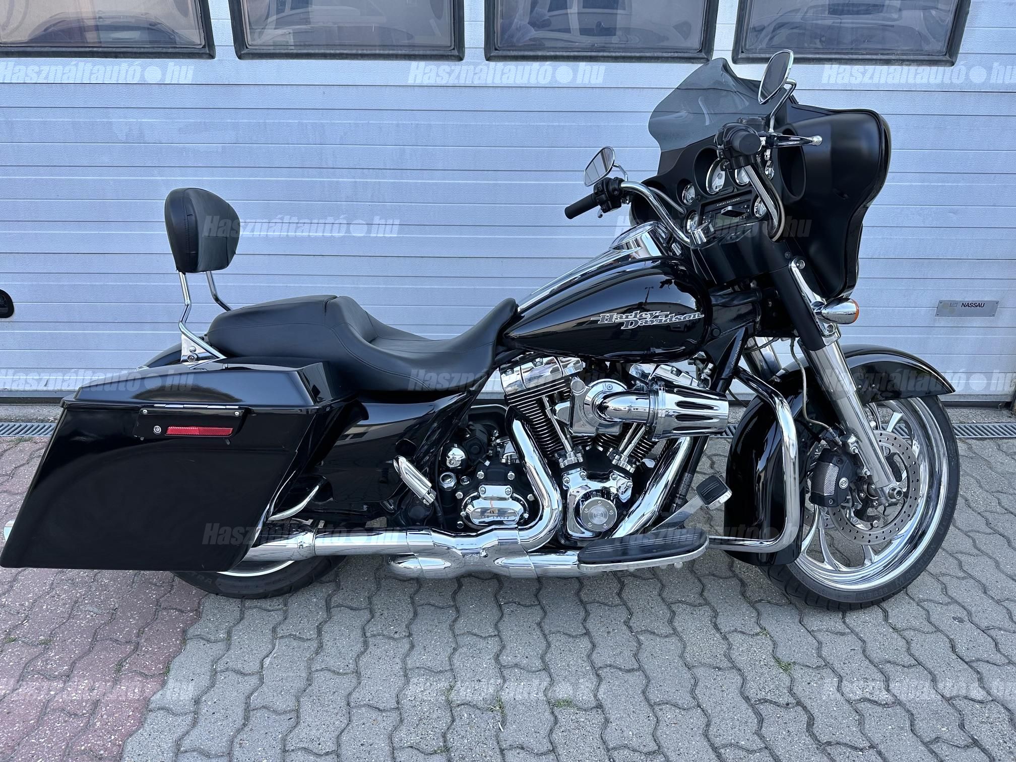 HARLEY-DAVIDSON STREET GLIDE 2011/4 - 1