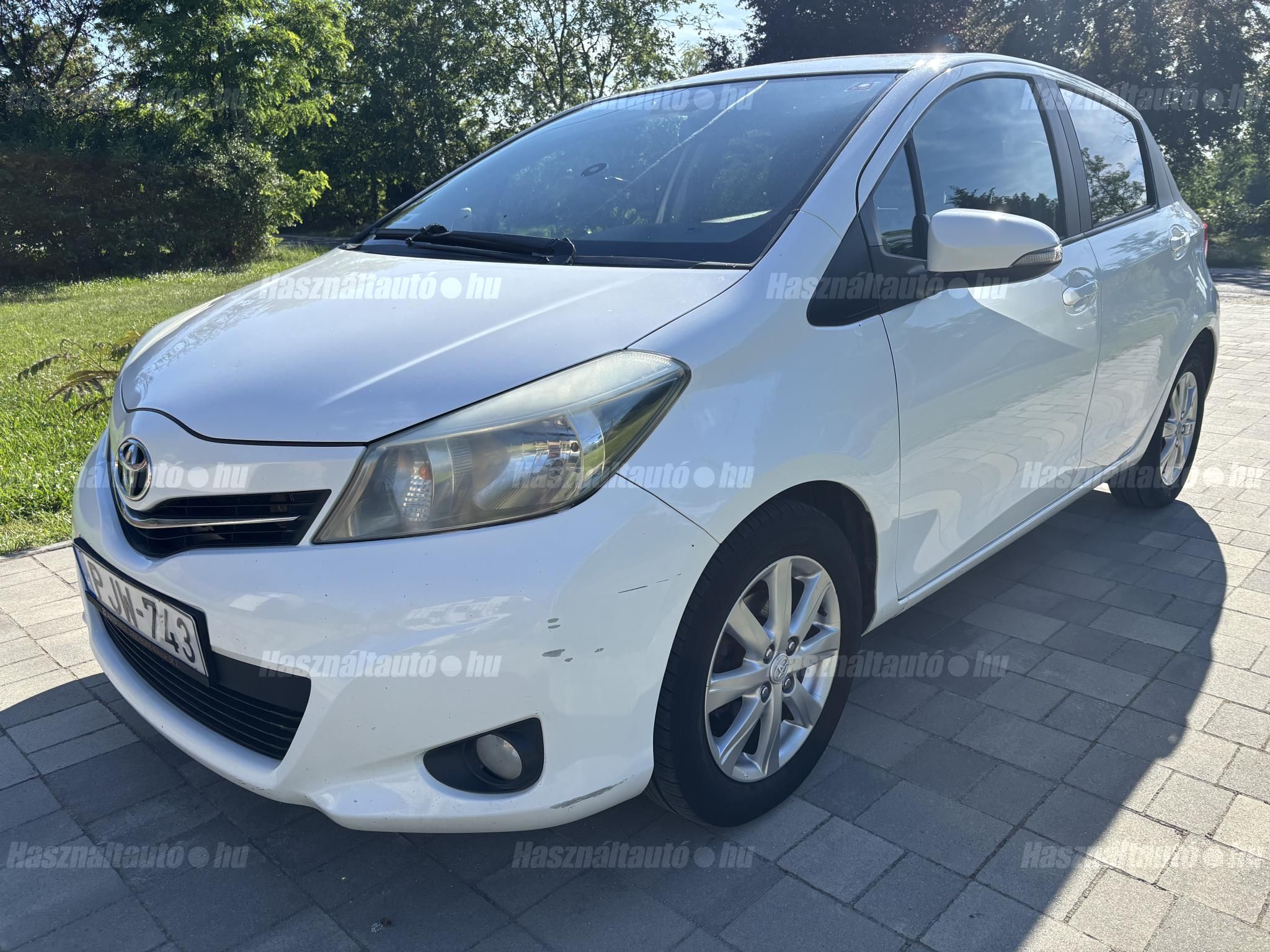 TOYOTA YARIS 2013/8 - 1
