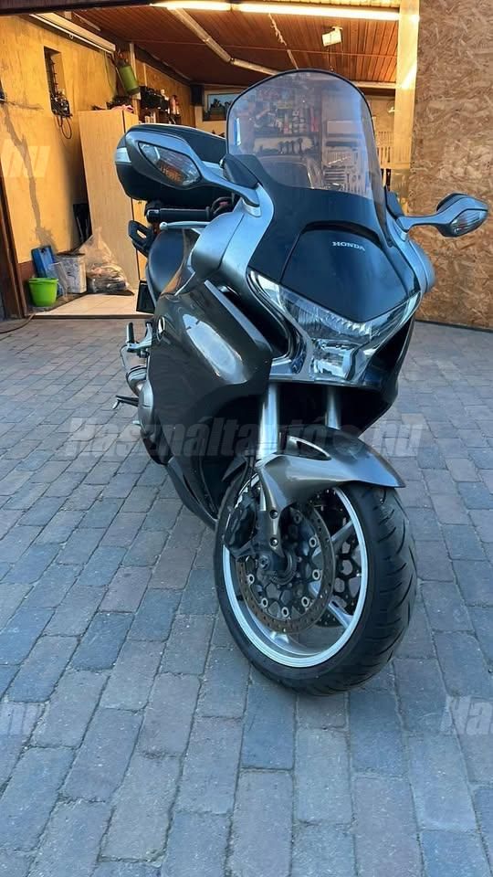 HONDA VFR 1200 F 2012/4 - 1