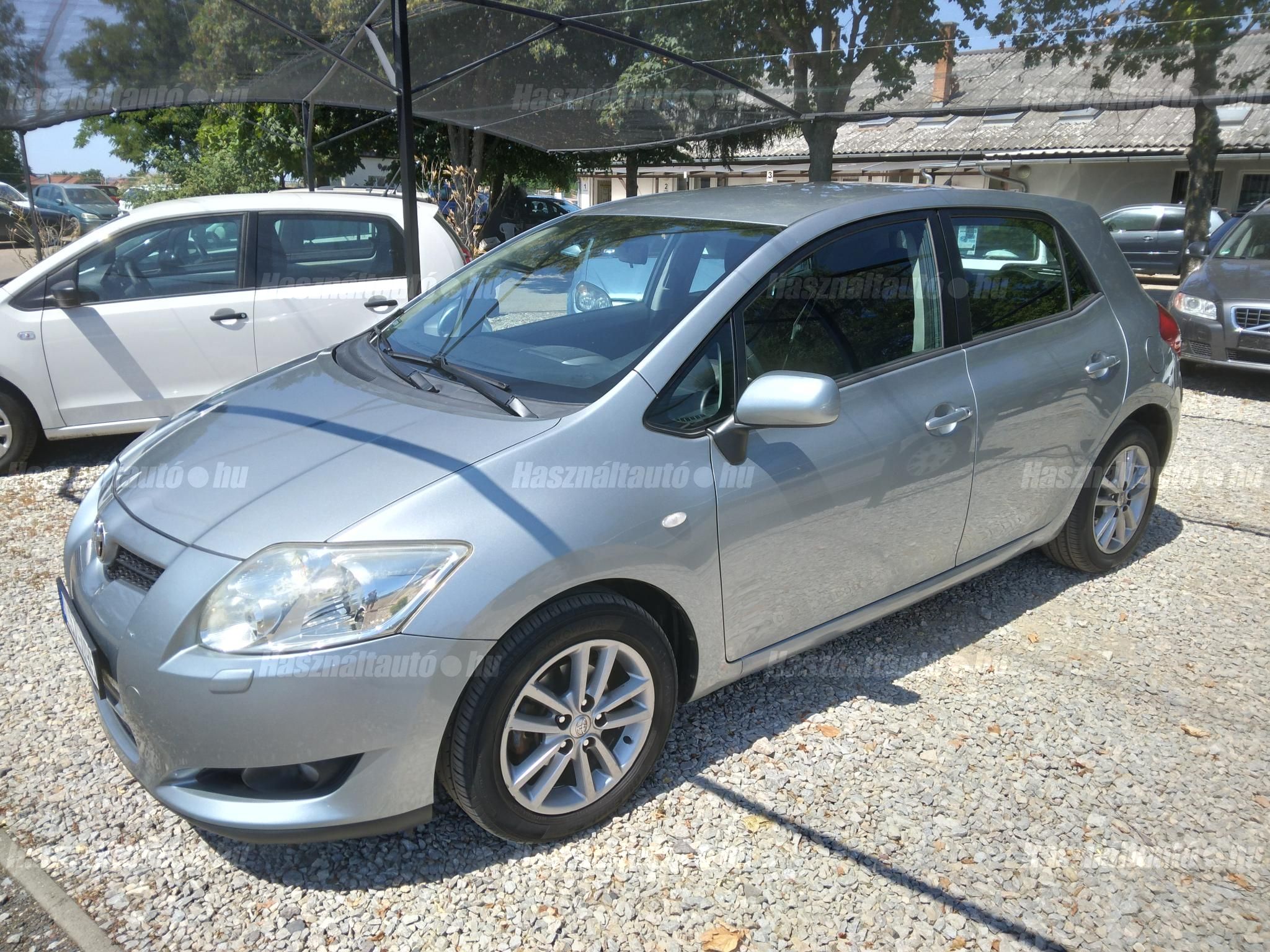 TOYOTA AURIS 2009/11 - 1