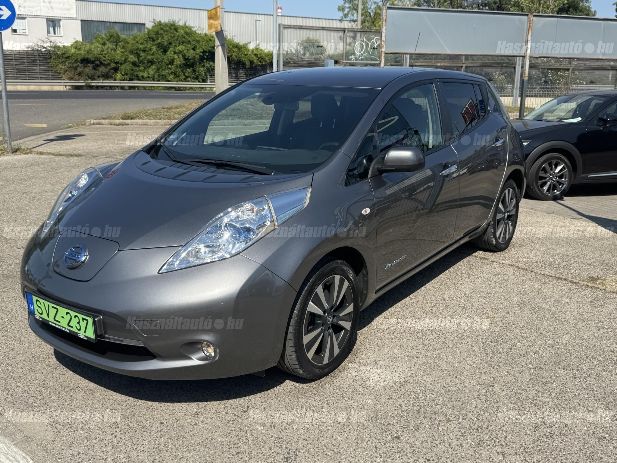 NISSAN LEAF 2016/6 - 1