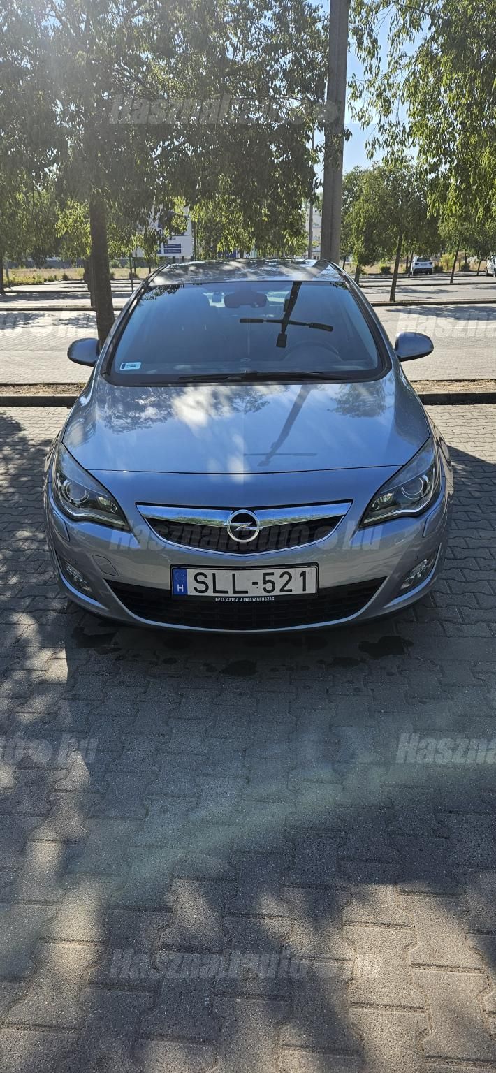 OPEL ASTRA J 2010/4 - 1