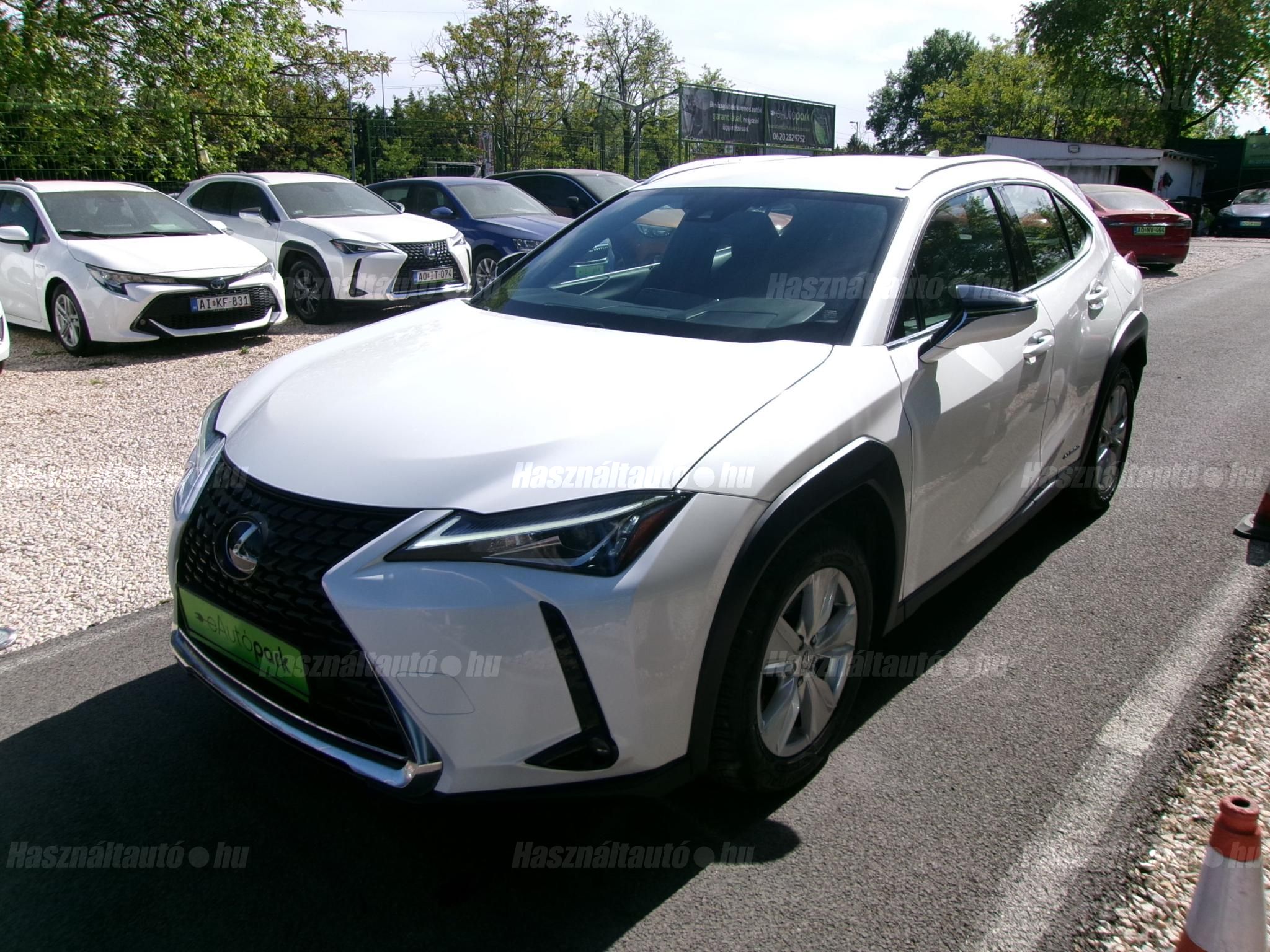 LEXUS UX 2021/8 - 1