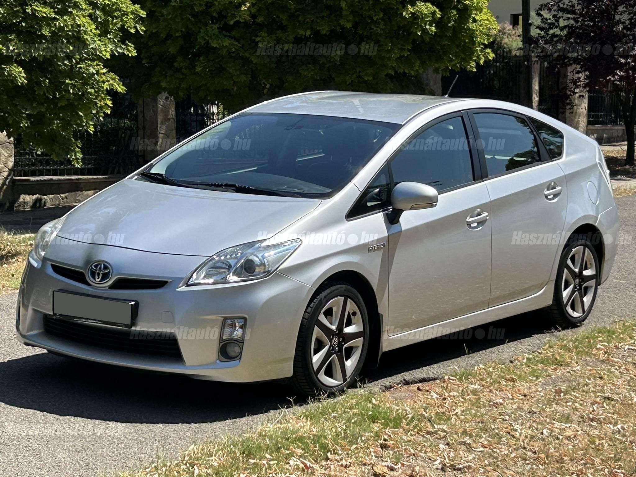 TOYOTA PRIUS 2010/4 - 1