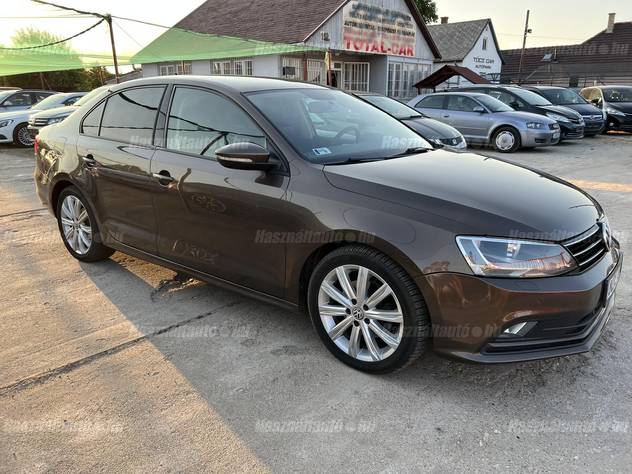 VOLKSWAGEN JETTA VI 2015/5 - 1