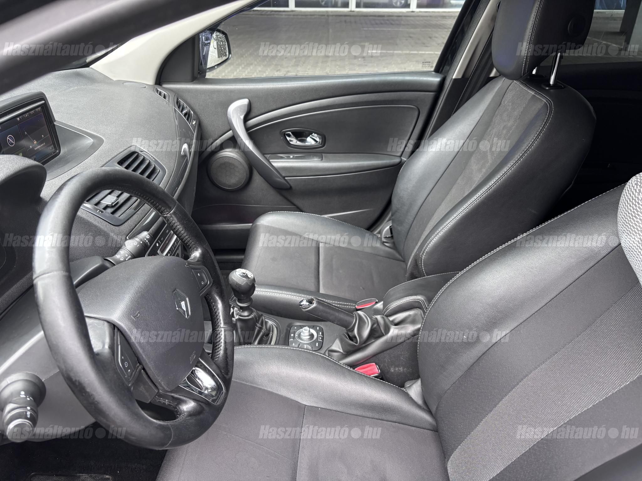 RENAULT MEGANE 2016/4 - 1