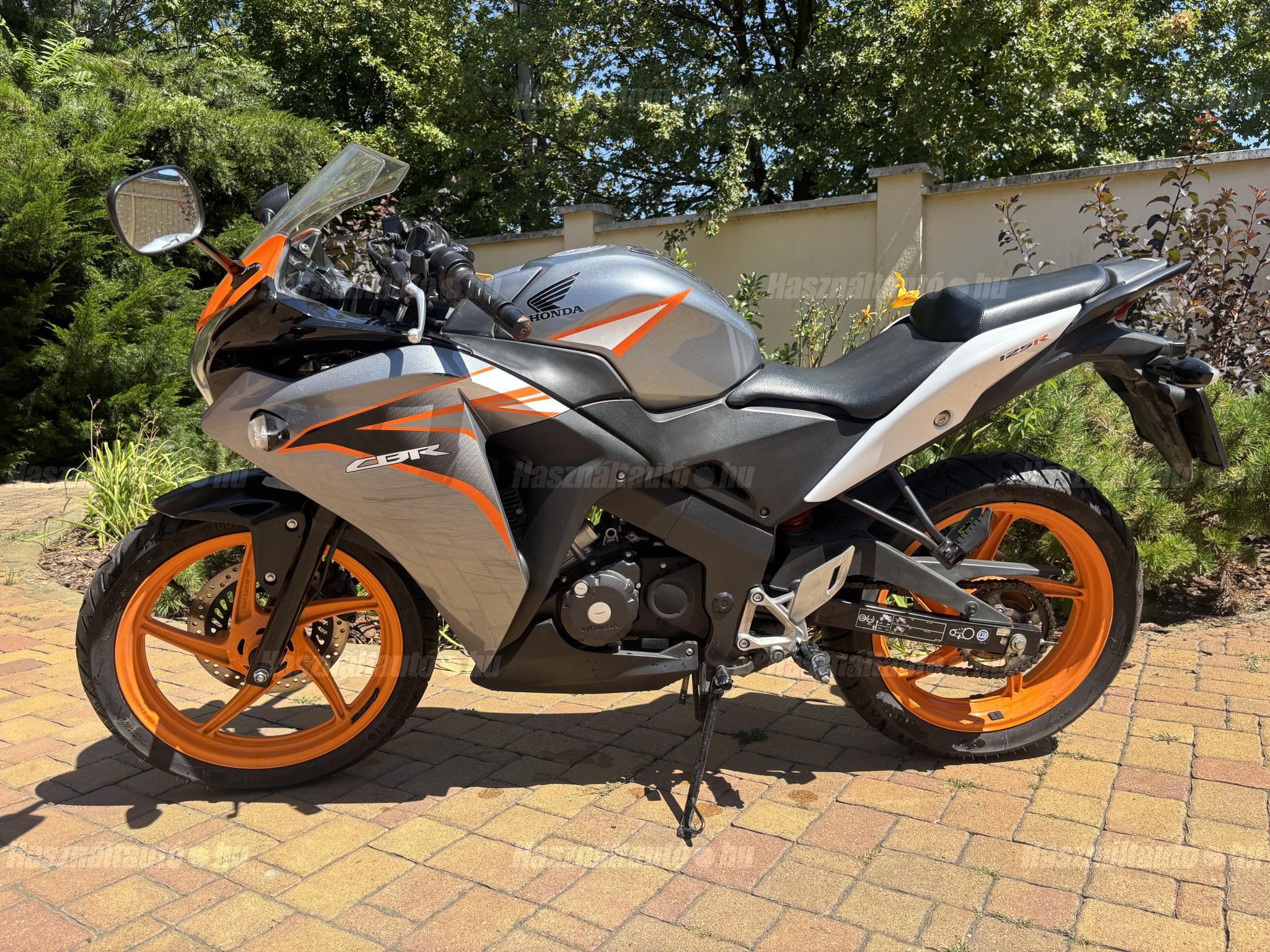 HONDA CBR 125 R 2011/6 - 1