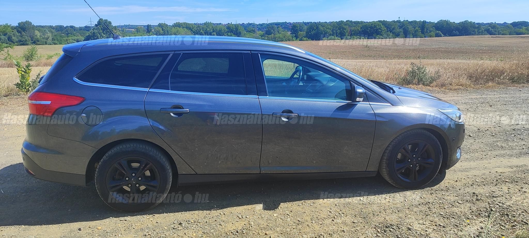 FORD FOCUS 2015/12 - 1