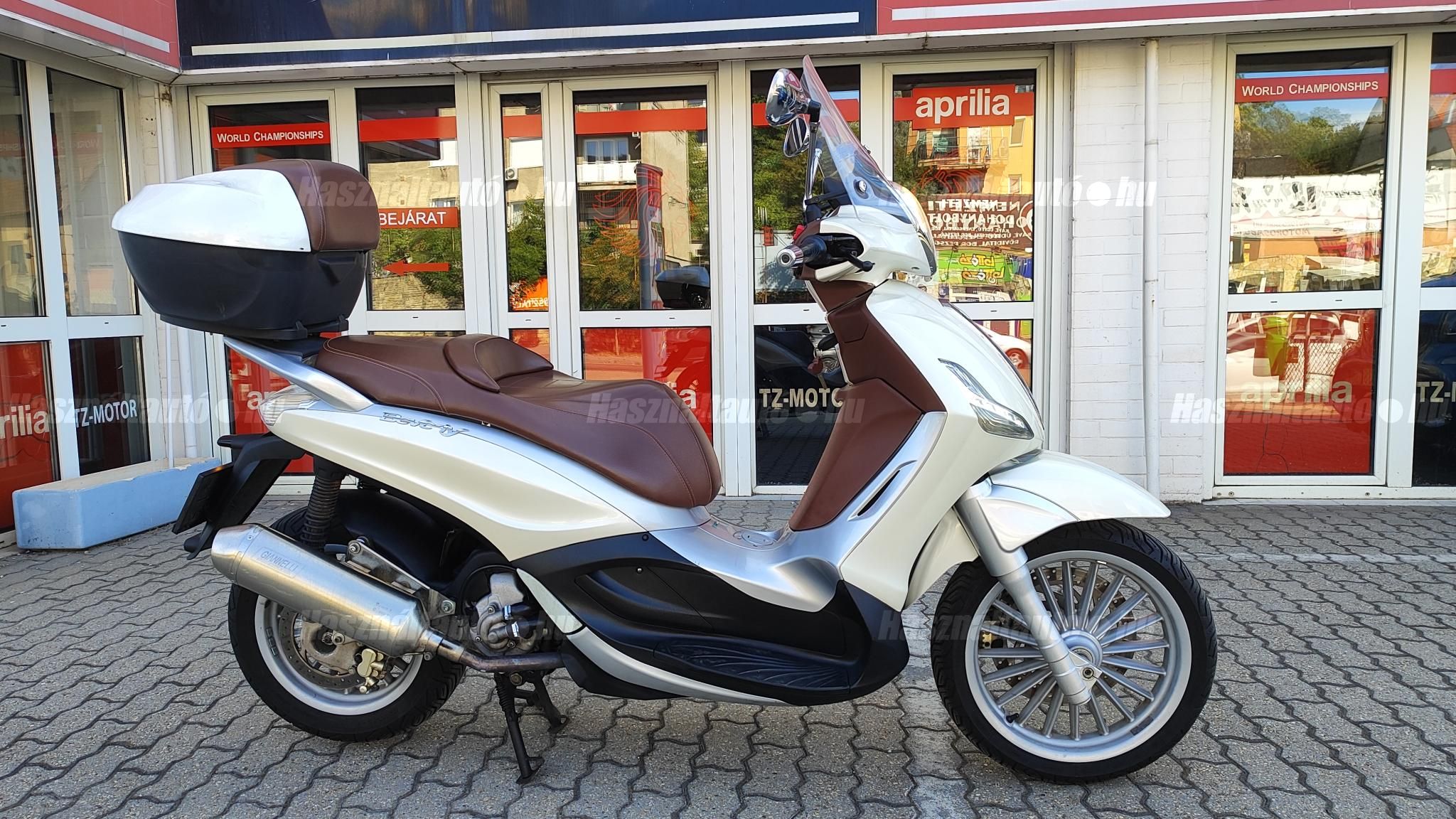 PIAGGIO BEVERLY 300 2010/11 - 1