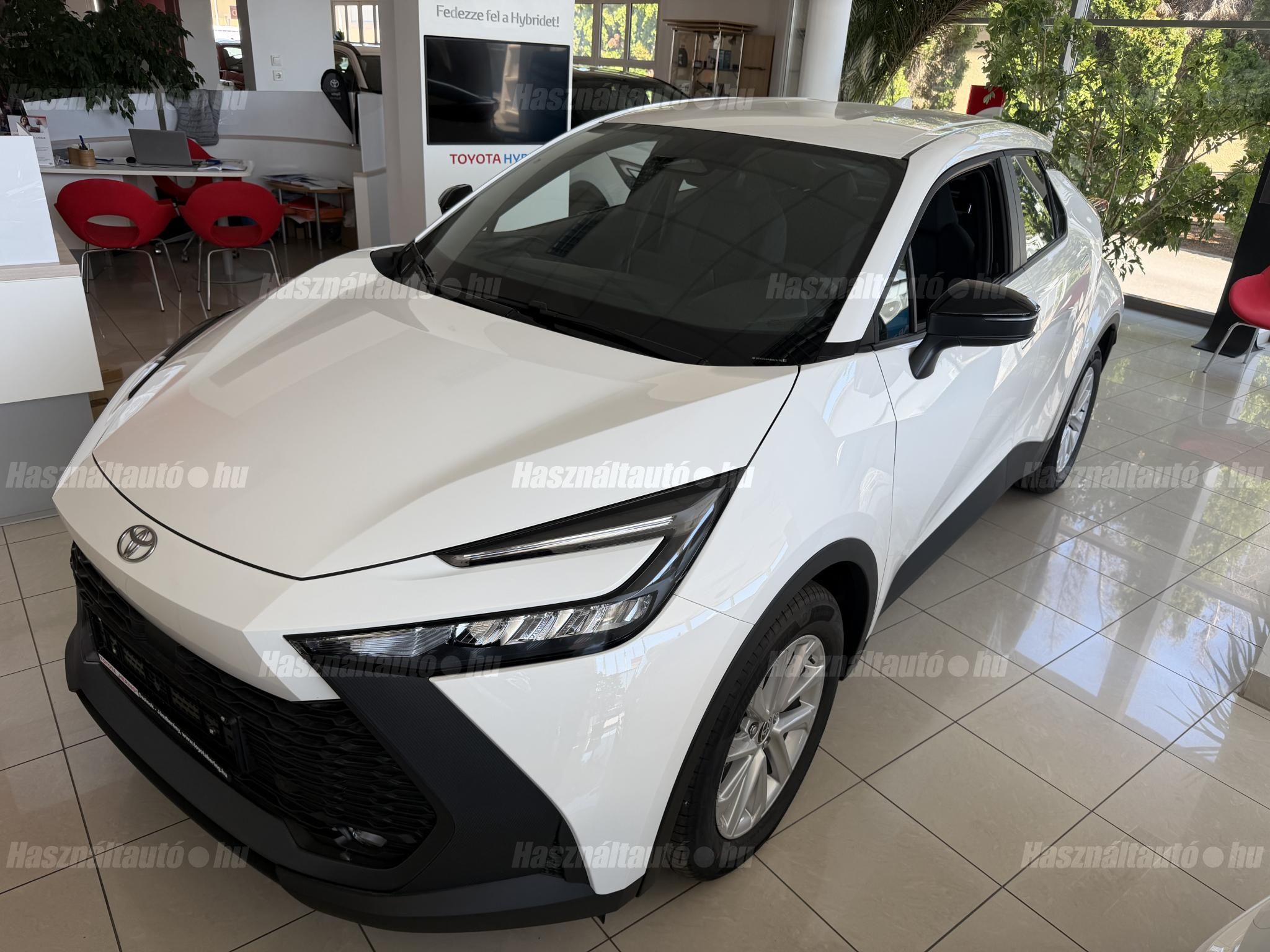 TOYOTA C-HR 2025 - 1