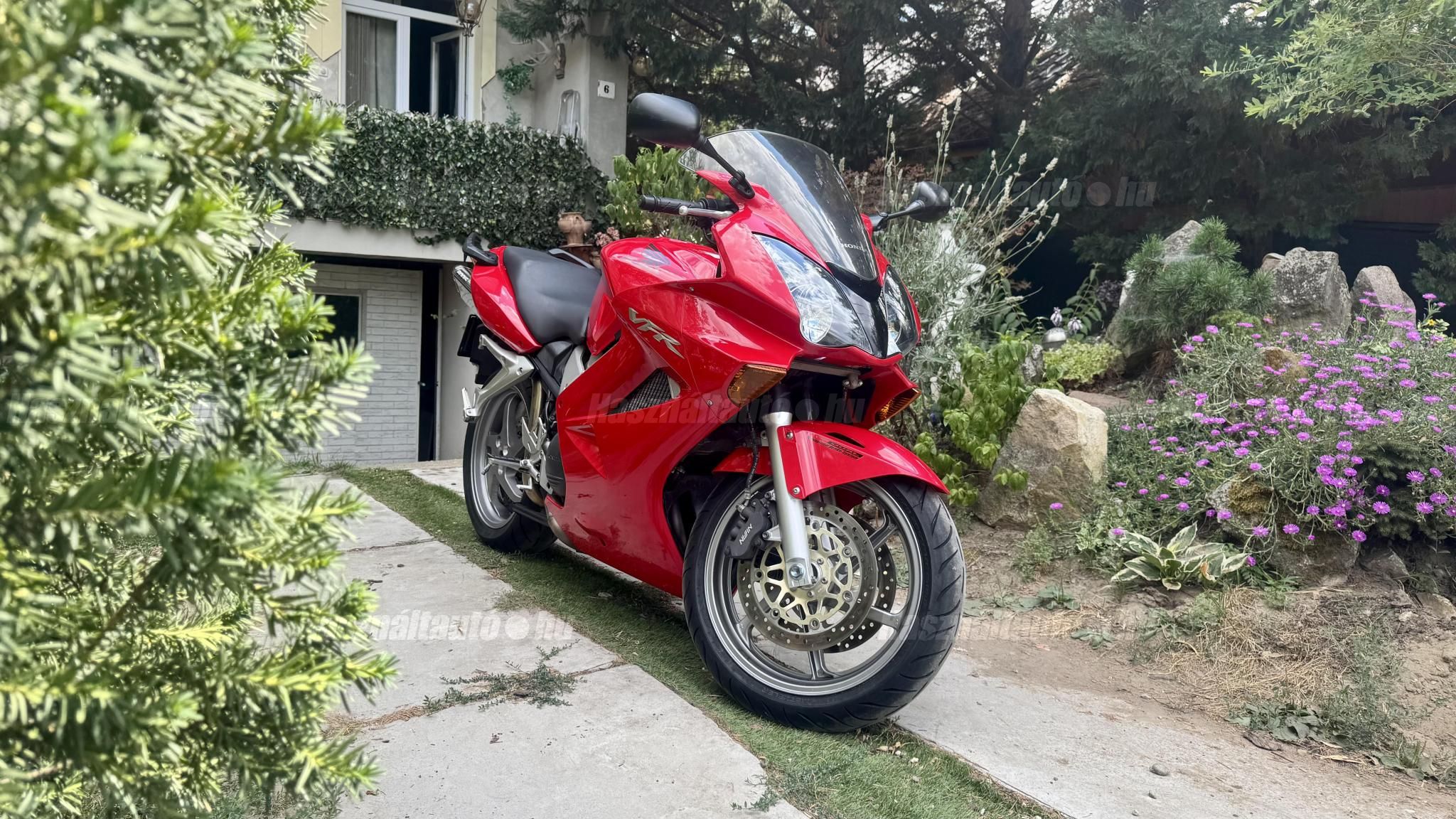 HONDA VFR 800 2004/7 - 1