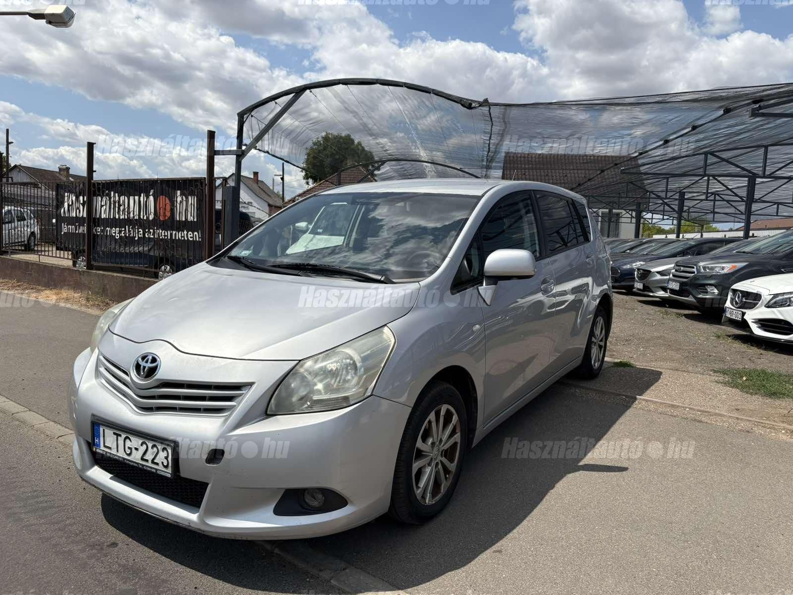 TOYOTA VERSO 2010/8 - 1