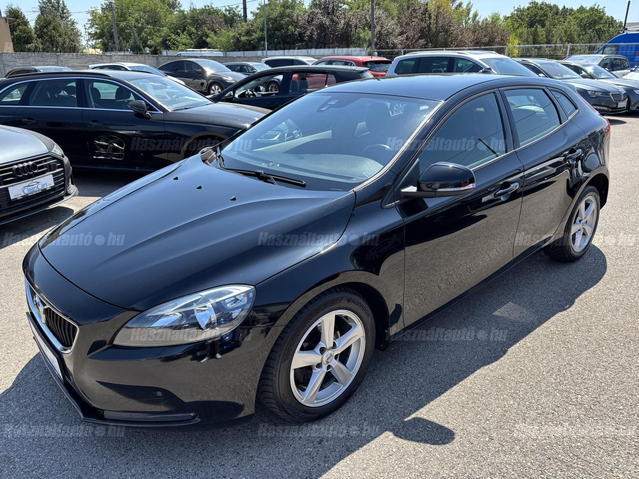 VOLVO V40 2017/4 - 1