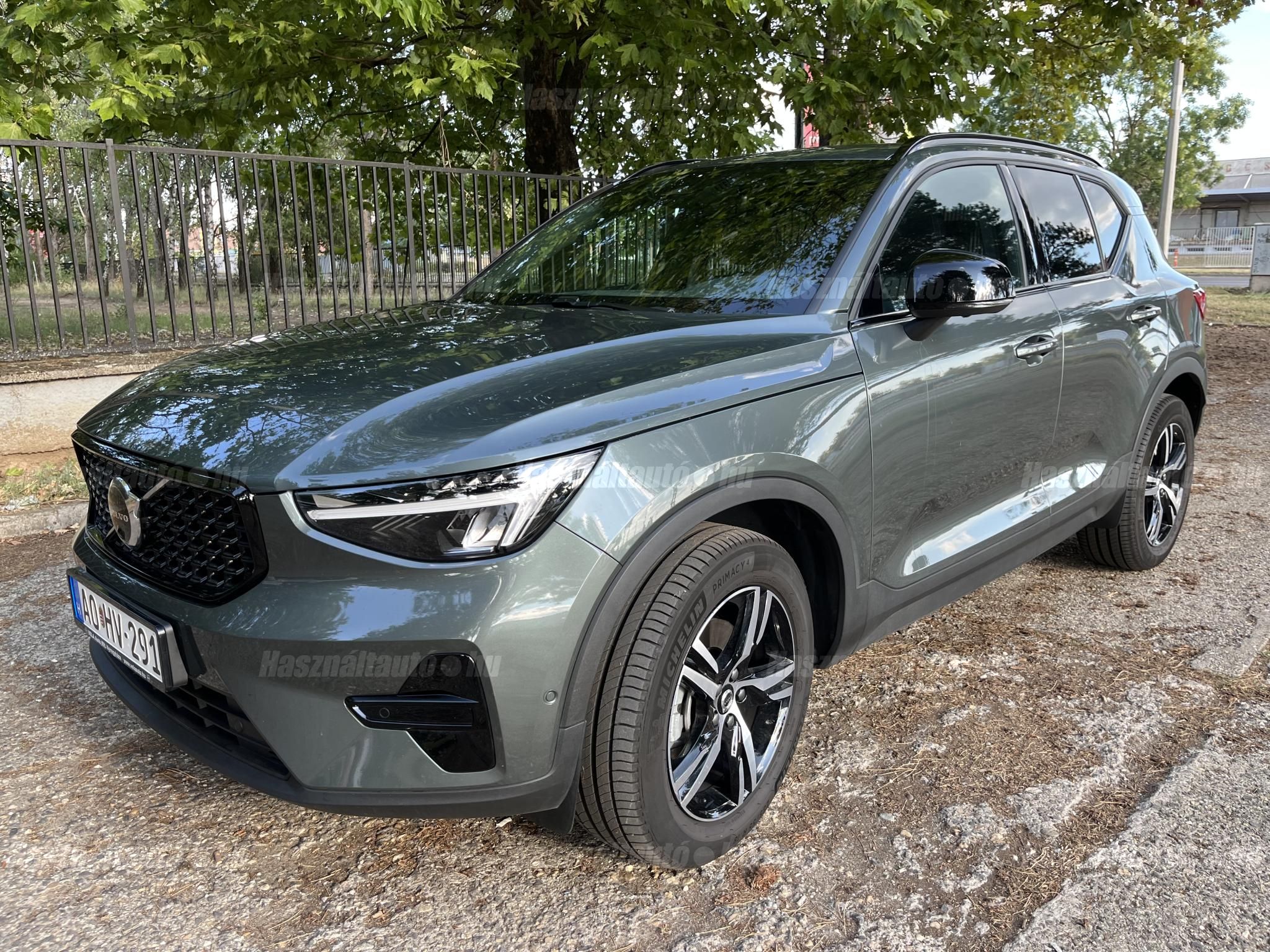 VOLVO XC40 2025/10 - 1