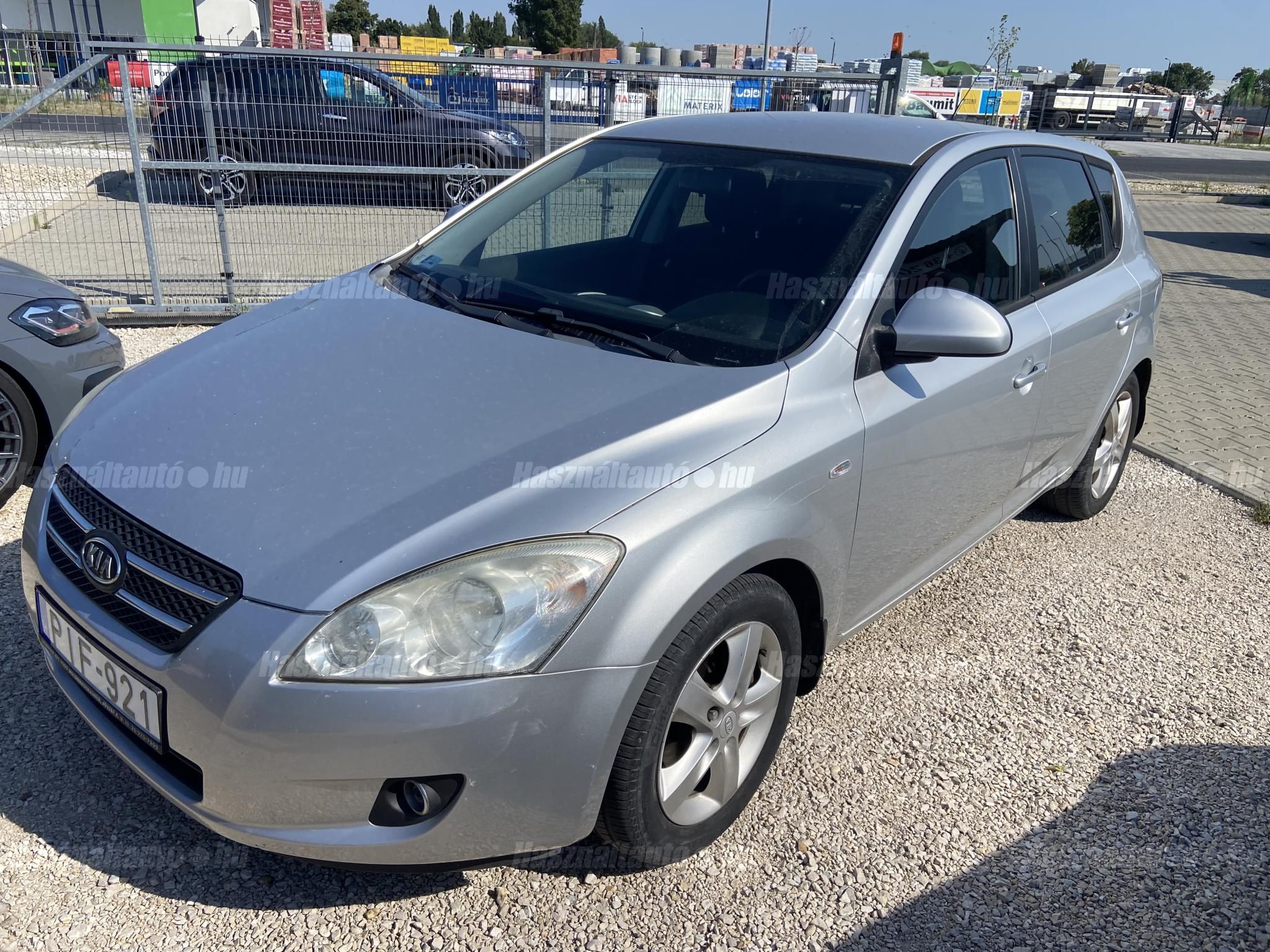KIA CEE'D 2010/6 - 1
