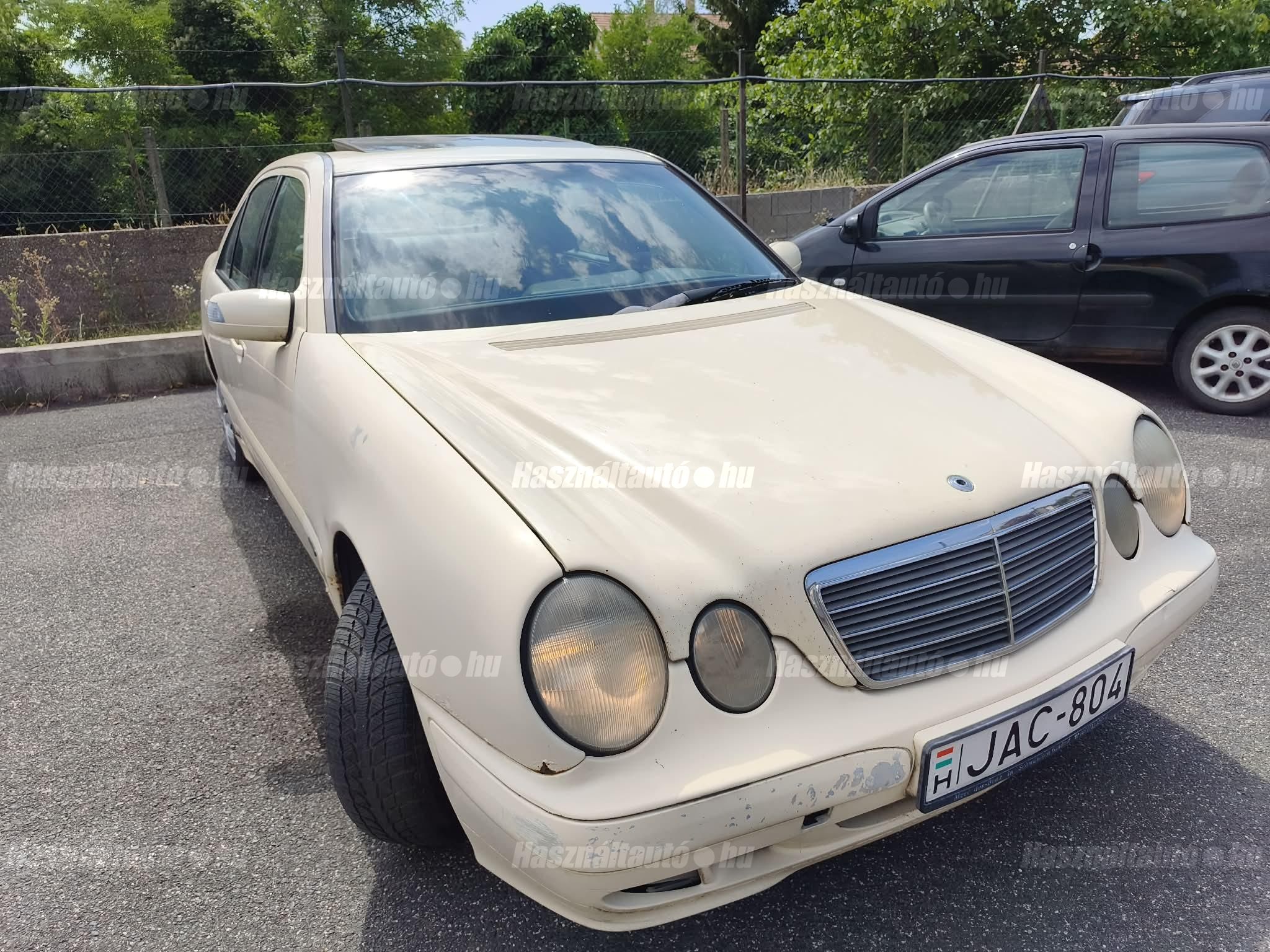 MERCEDES-BENZ E 200 2002/7 - 1