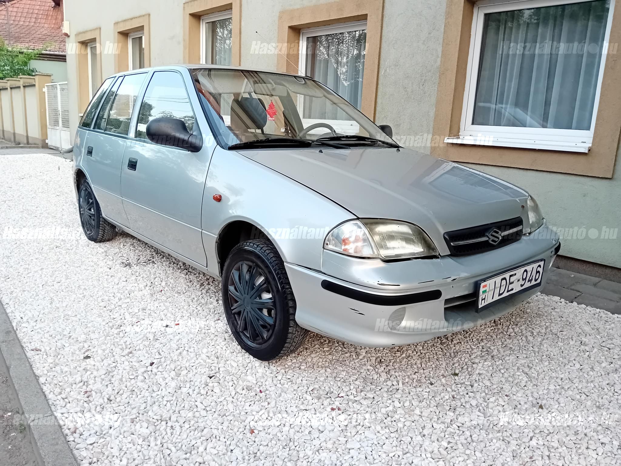 SUZUKI SWIFT 2002/5 - 1