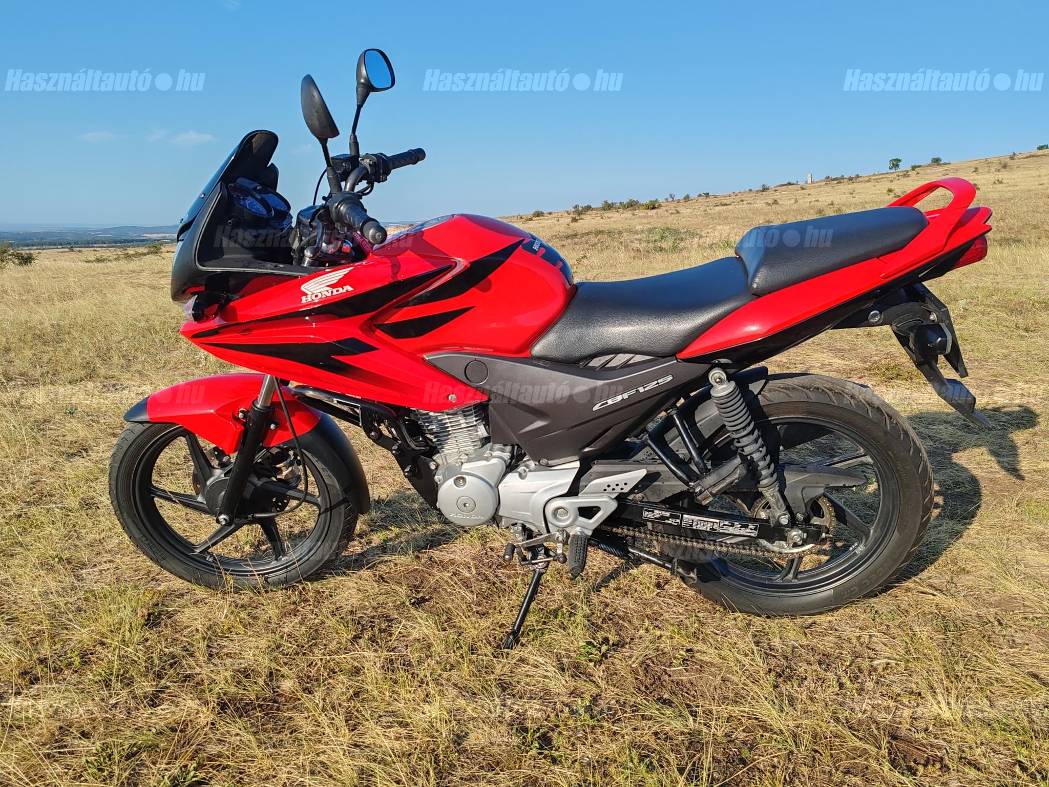 HONDA CBF 125 2010 - 1
