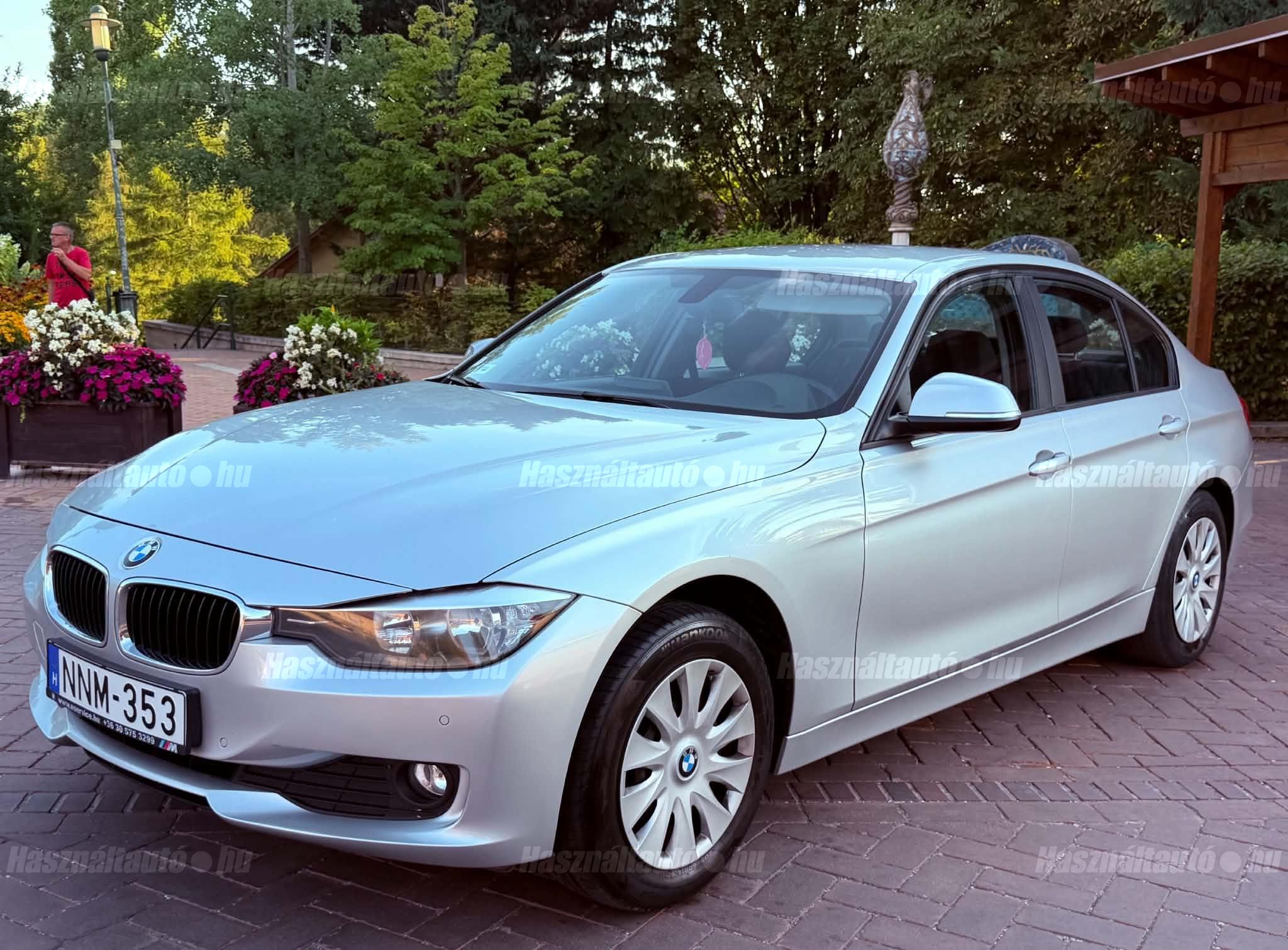 BMW 318 2012/8 - 1