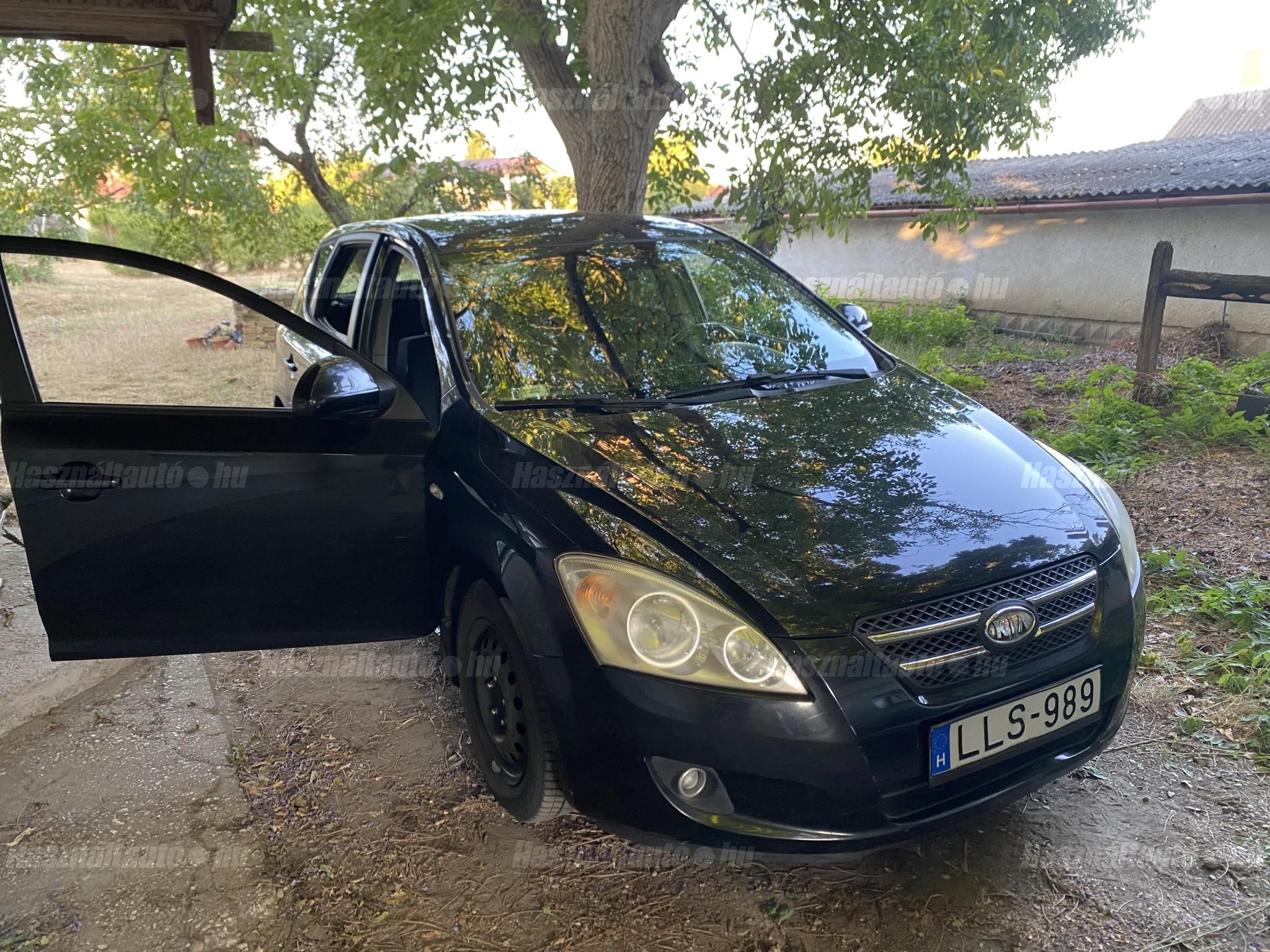 KIA CEE'D 2008/11 - 1