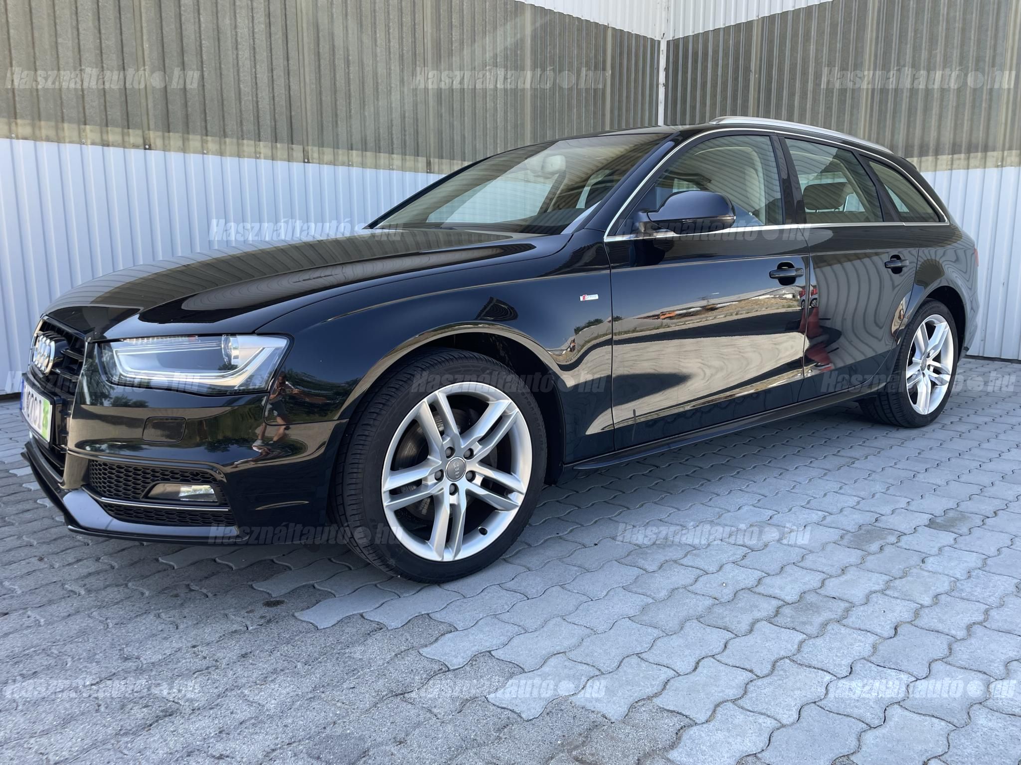 AUDI A4 2014/6 - 1