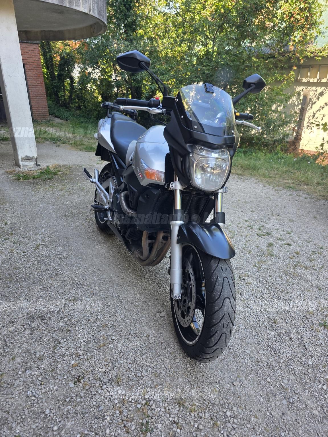 SUZUKI GSR 600 2007/8 - 1
