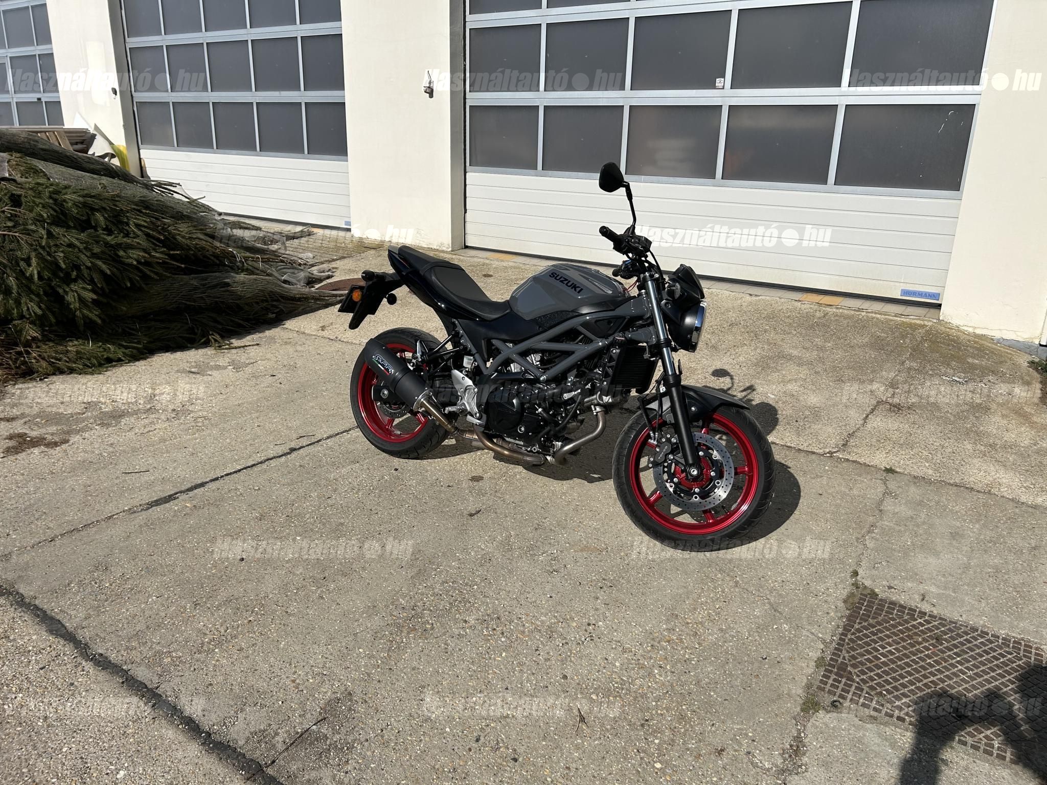SUZUKI SV 650 N 2023/4 - 1