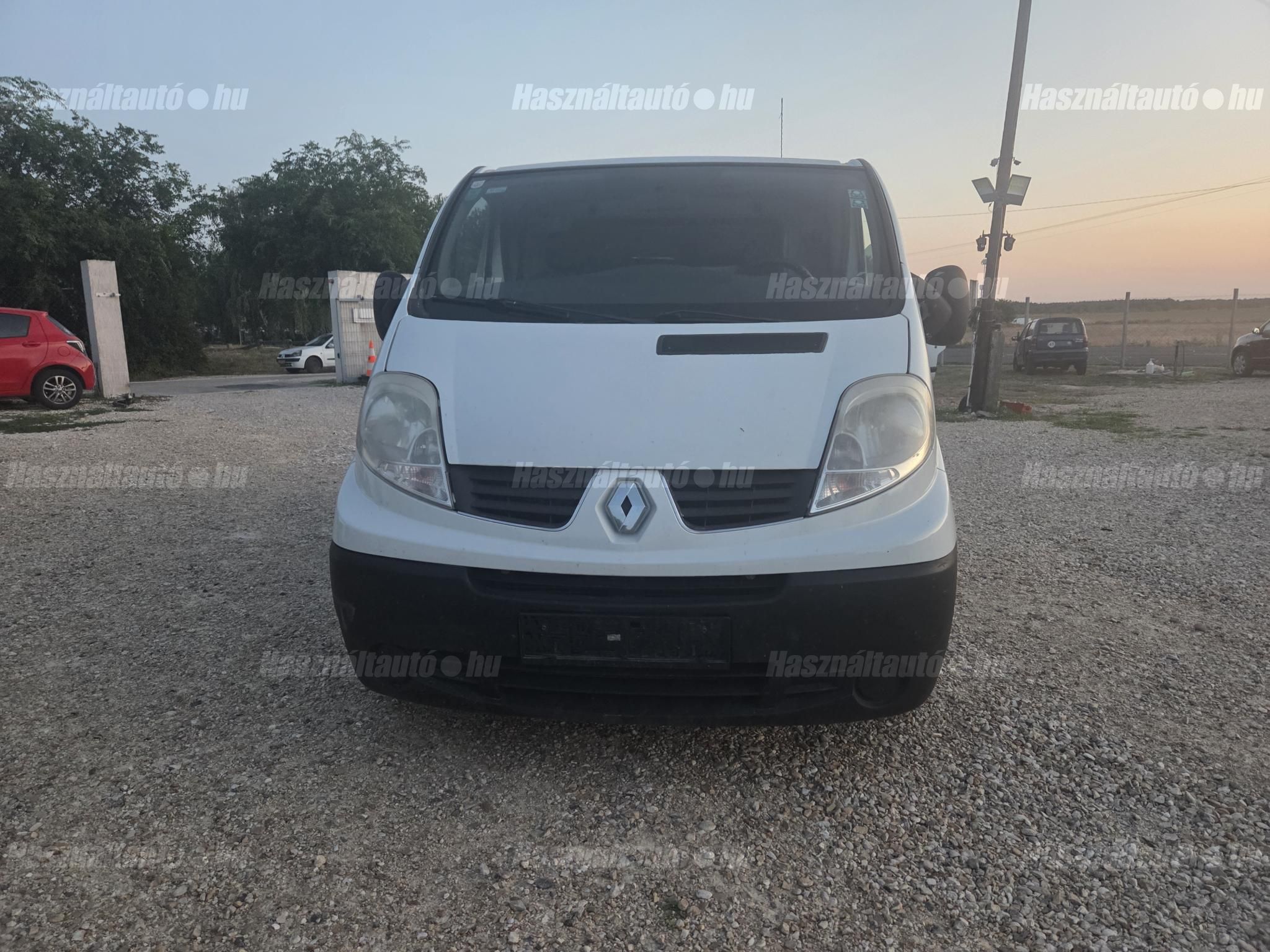 RENAULT TRAFIC 2011/6 - 1