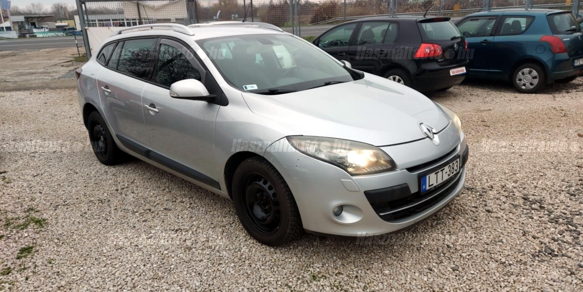 RENAULT MEGANE 2010/11 - 1