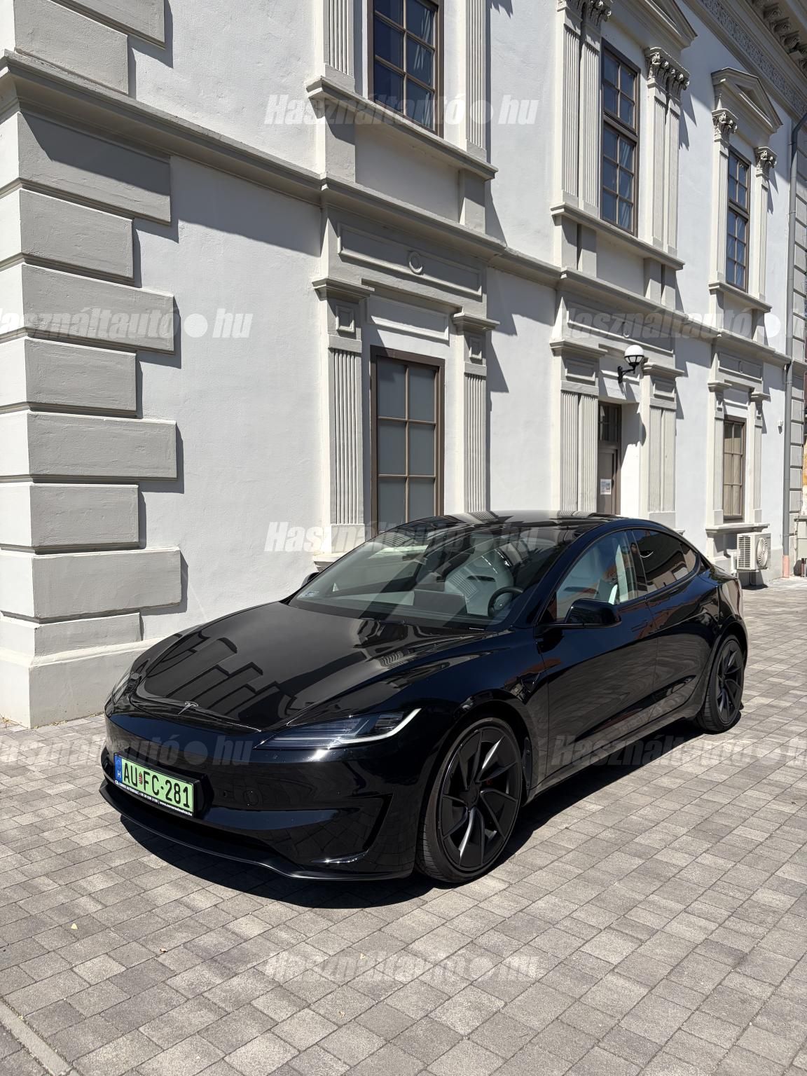 TESLA MODEL 3 2024/7 - 1