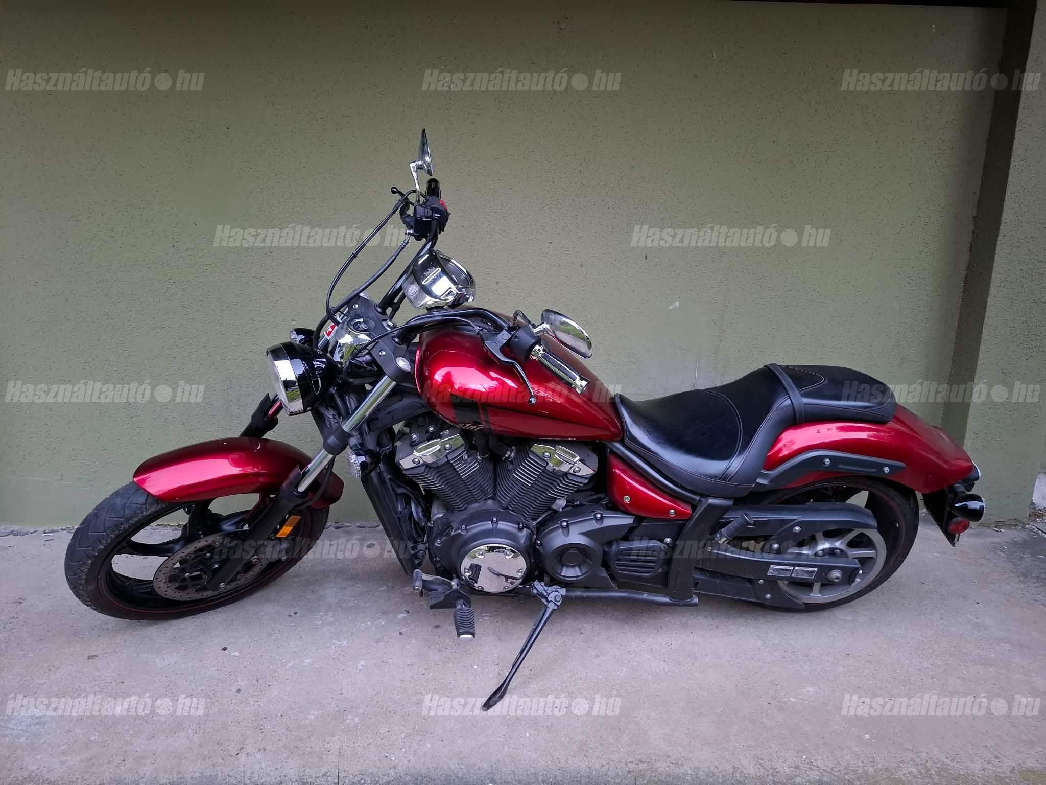 YAMAHA XVS 1300 A MIDNIGHT STAR 2013/1 - 1
