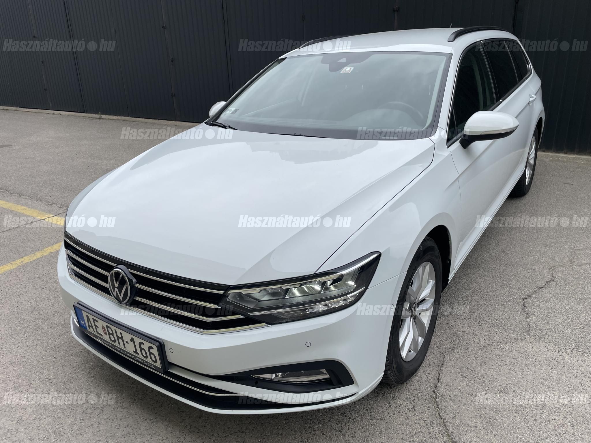 VOLKSWAGEN PASSAT 2023/5 - 1