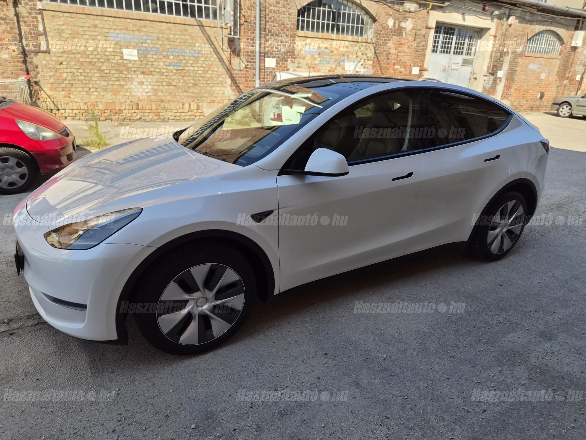 TESLA MODEL Y 2023/5 - 1